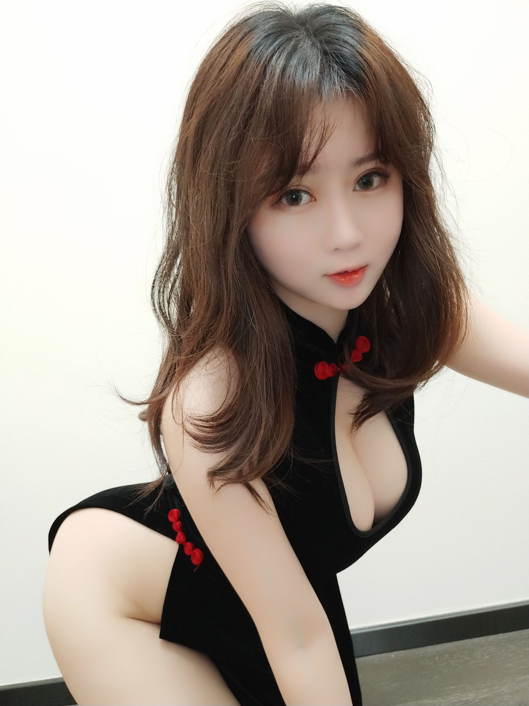 蜜桃少女是依酱呀 旗袍-图2