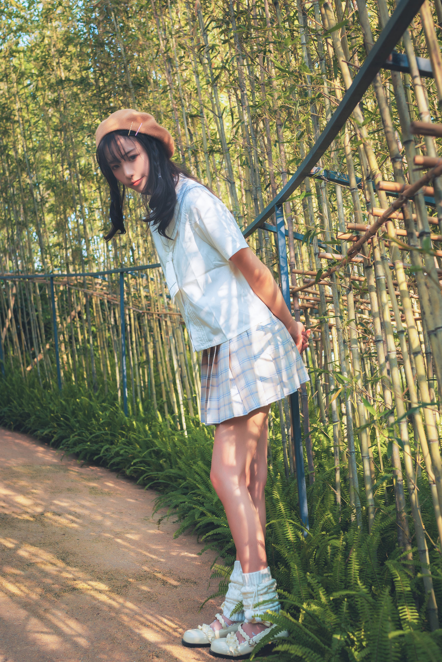 清纯妹子西瓜 白云森林-图6
