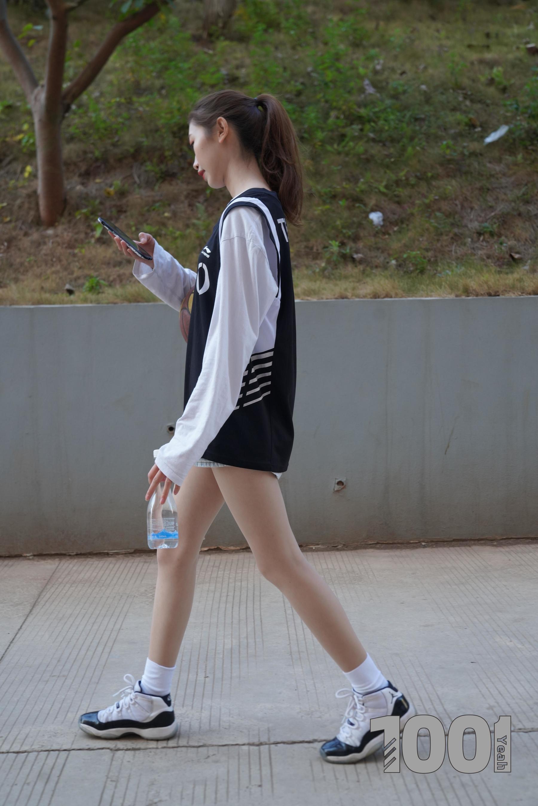 模特：草莓《陪女朋友打篮球1》-图2