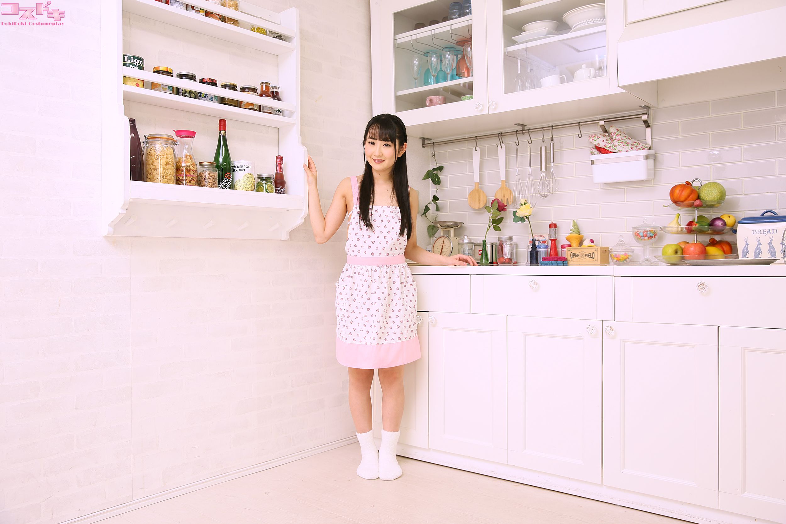 Hinano Kamisaka 神坂ひなの kamisakahinano_pic_apron1-图0