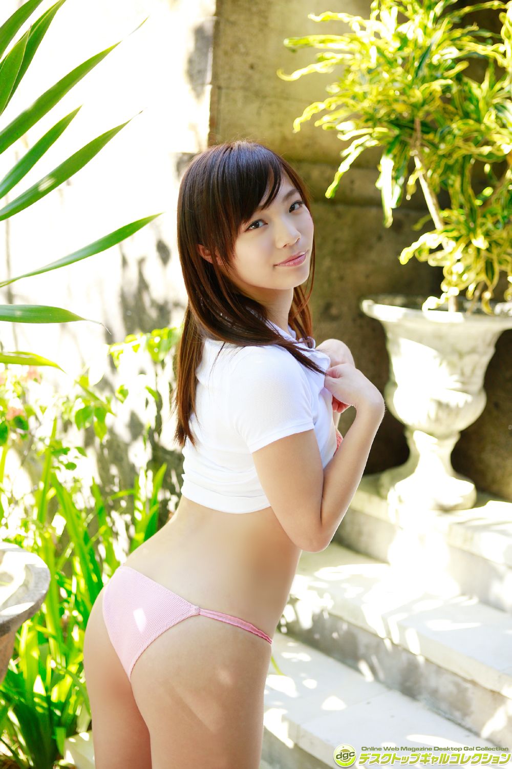 鷹羽澪 『バスト９９cm迫力満点のＩカップグラドル！』-图17