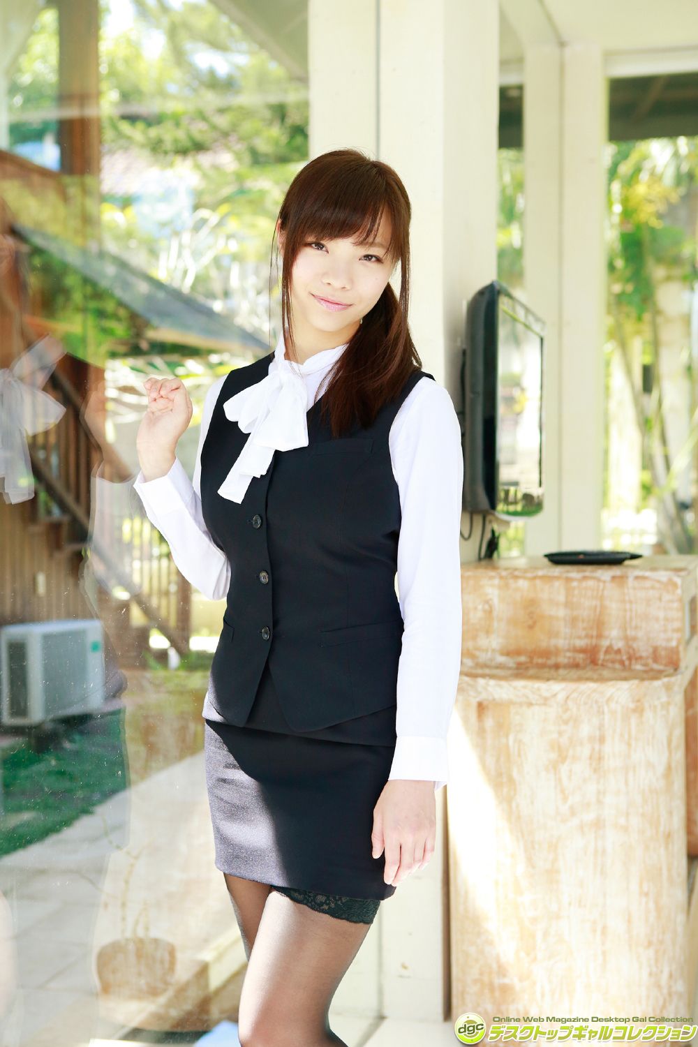 鷹羽澪 『バスト９９cm迫力満点のＩカップグラドル！』-图46