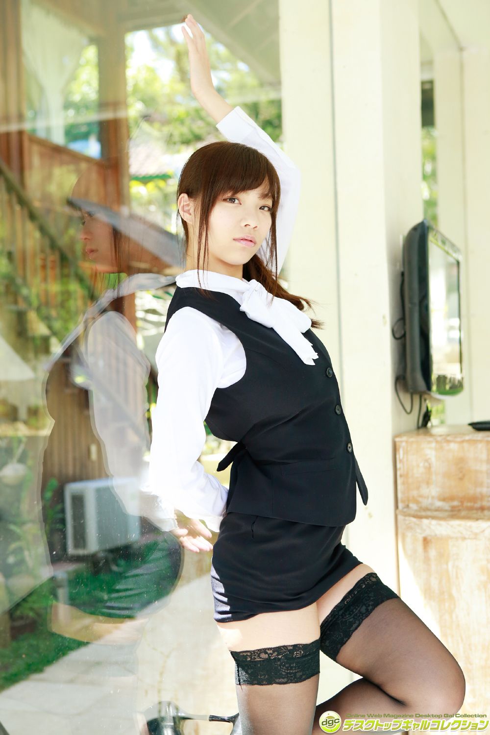 鷹羽澪 『バスト９９cm迫力満点のＩカップグラドル！』-图52