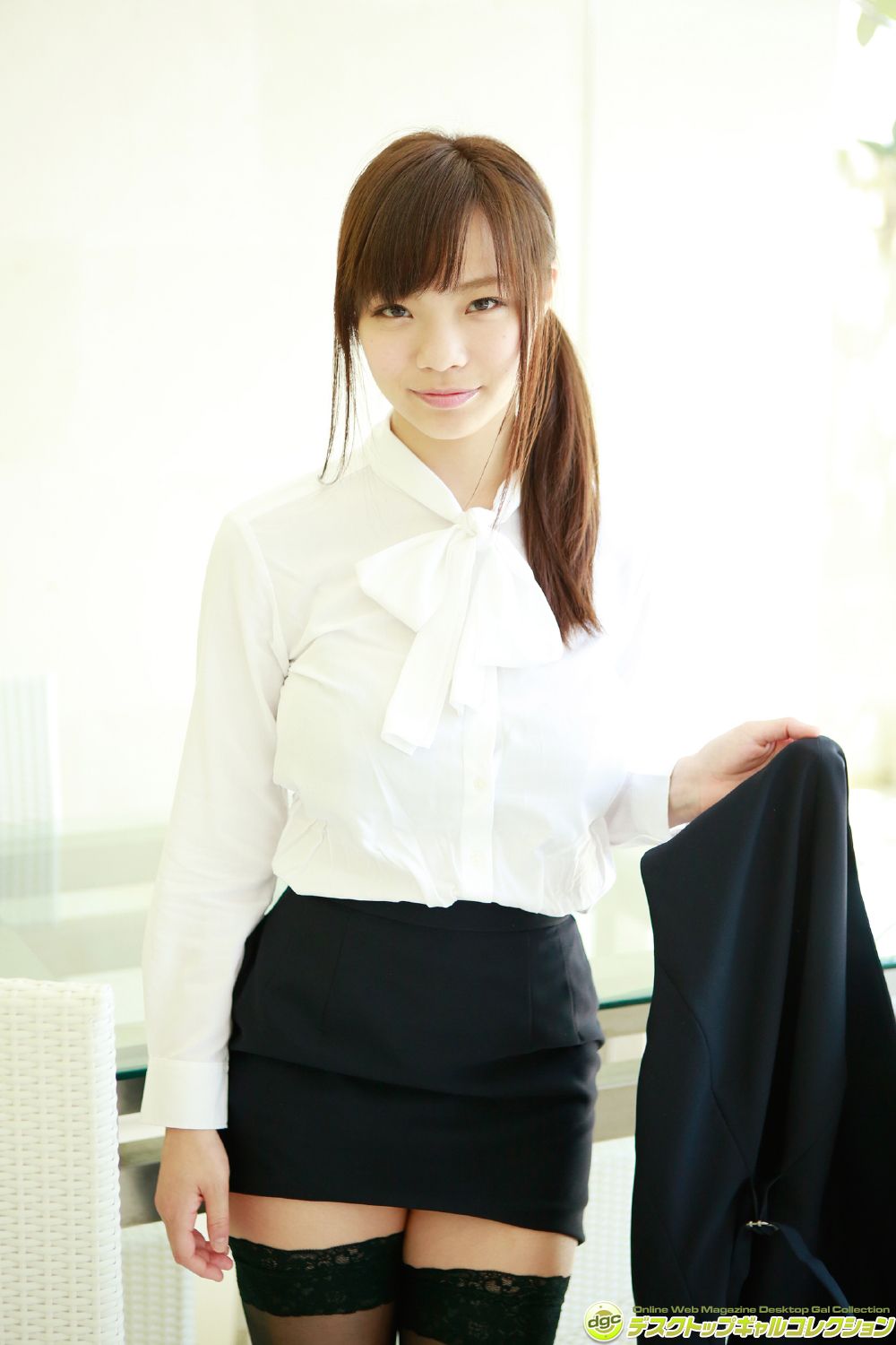 鷹羽澪 『バスト９９cm迫力満点のＩカップグラドル！』-图70