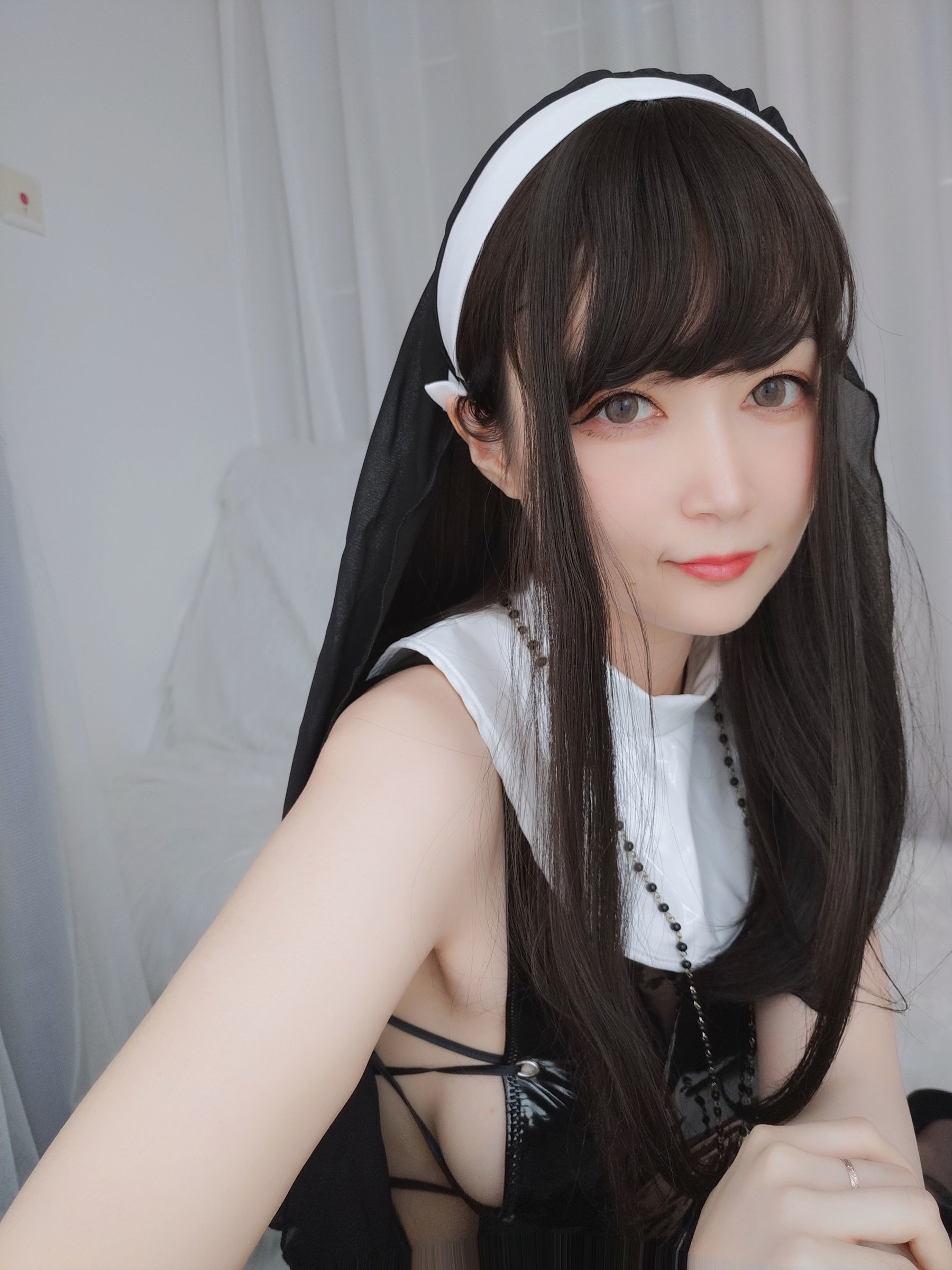 Coser小姐姐白银 - 皮衣修女-图2