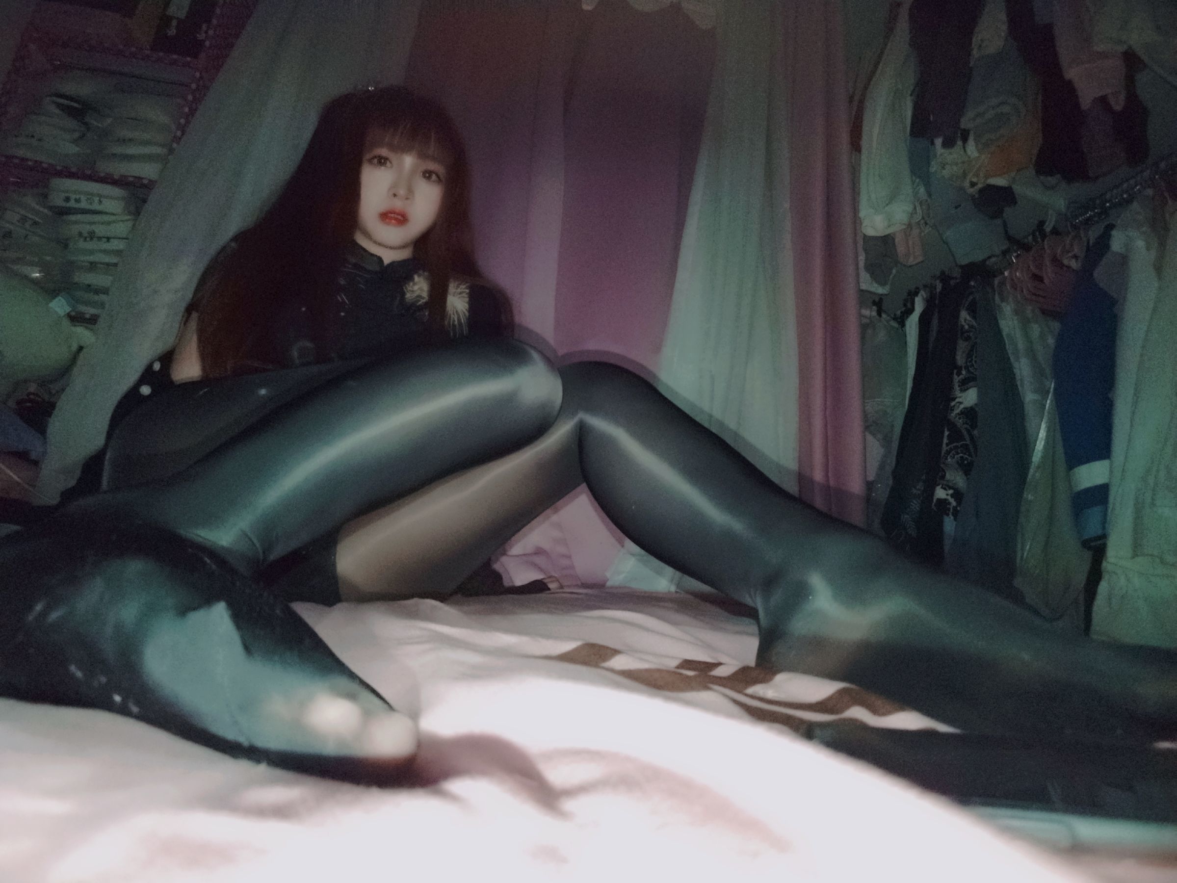 二次元美女古川kagura - 亮丝黑旗袍-图4