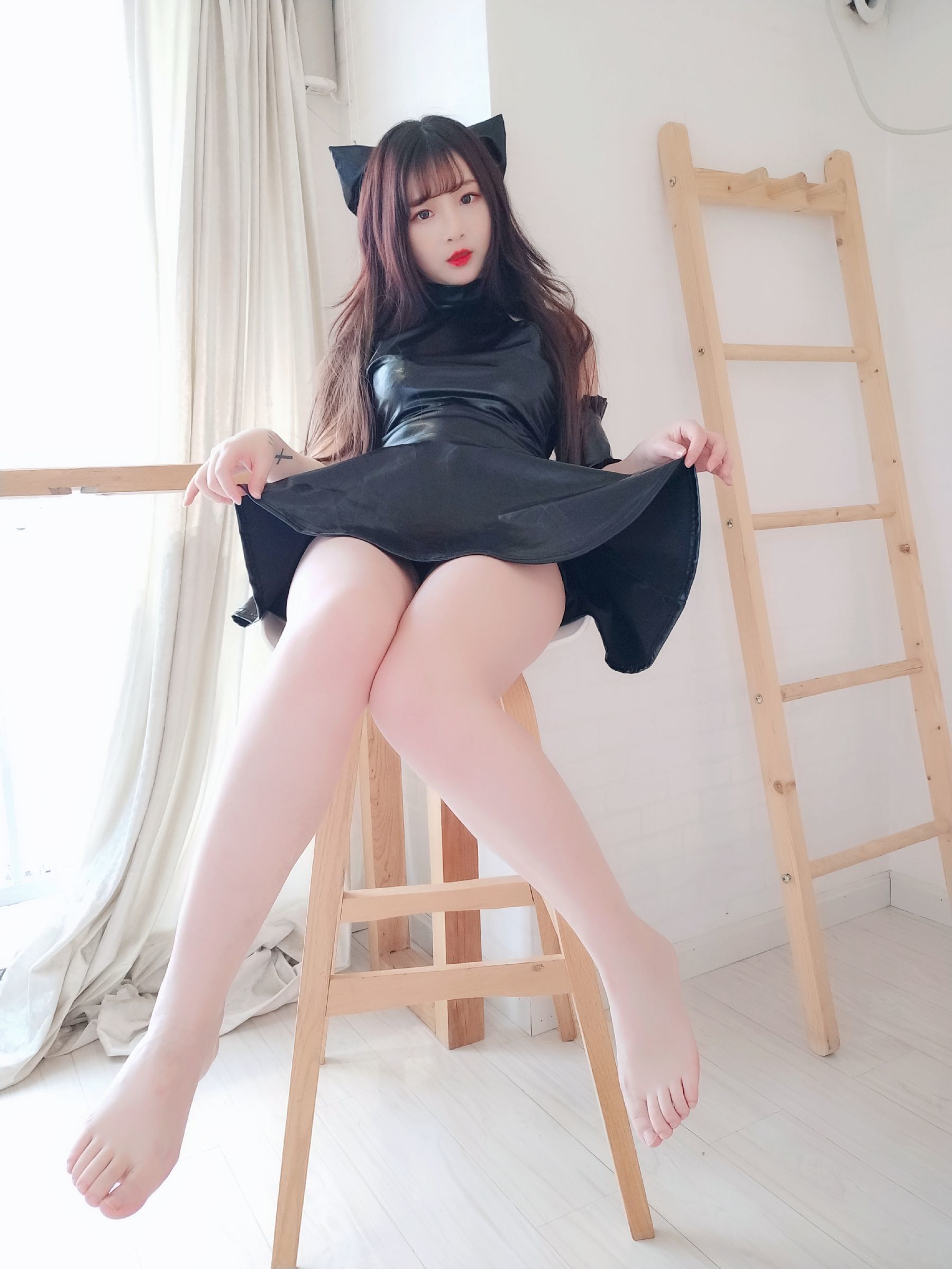 二次元美女古川kagura - 黑亮连衣裙-图1