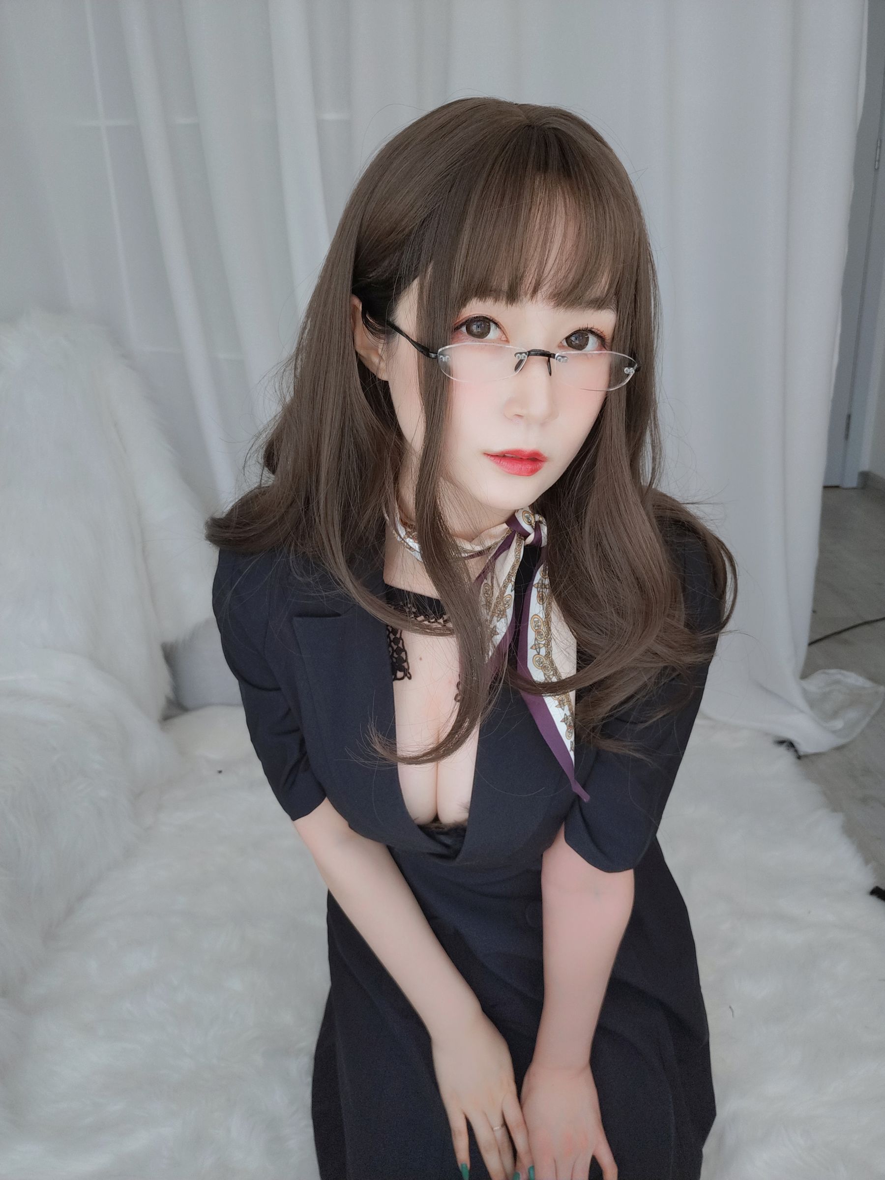 Coser小姐姐白银 - OL下的内衣-图12