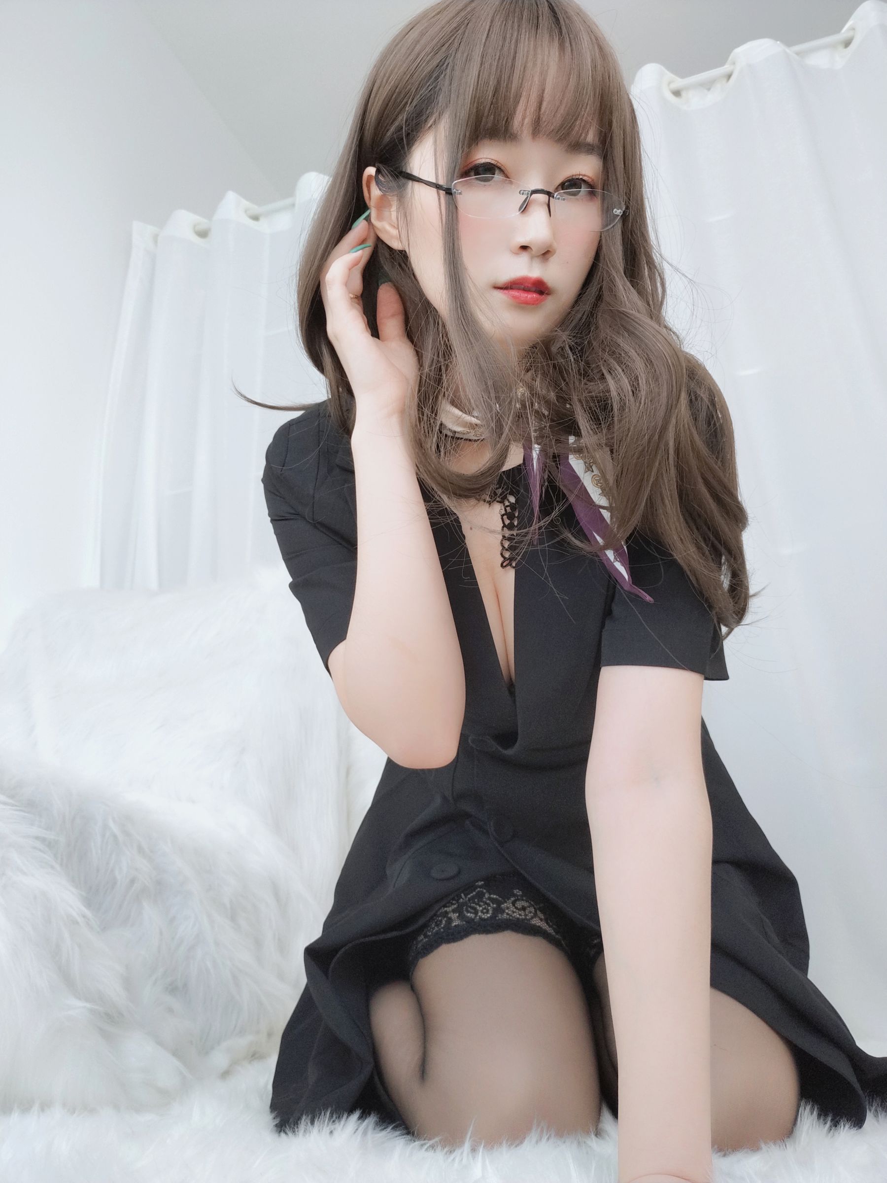 Coser小姐姐白银 - OL下的内衣-图32