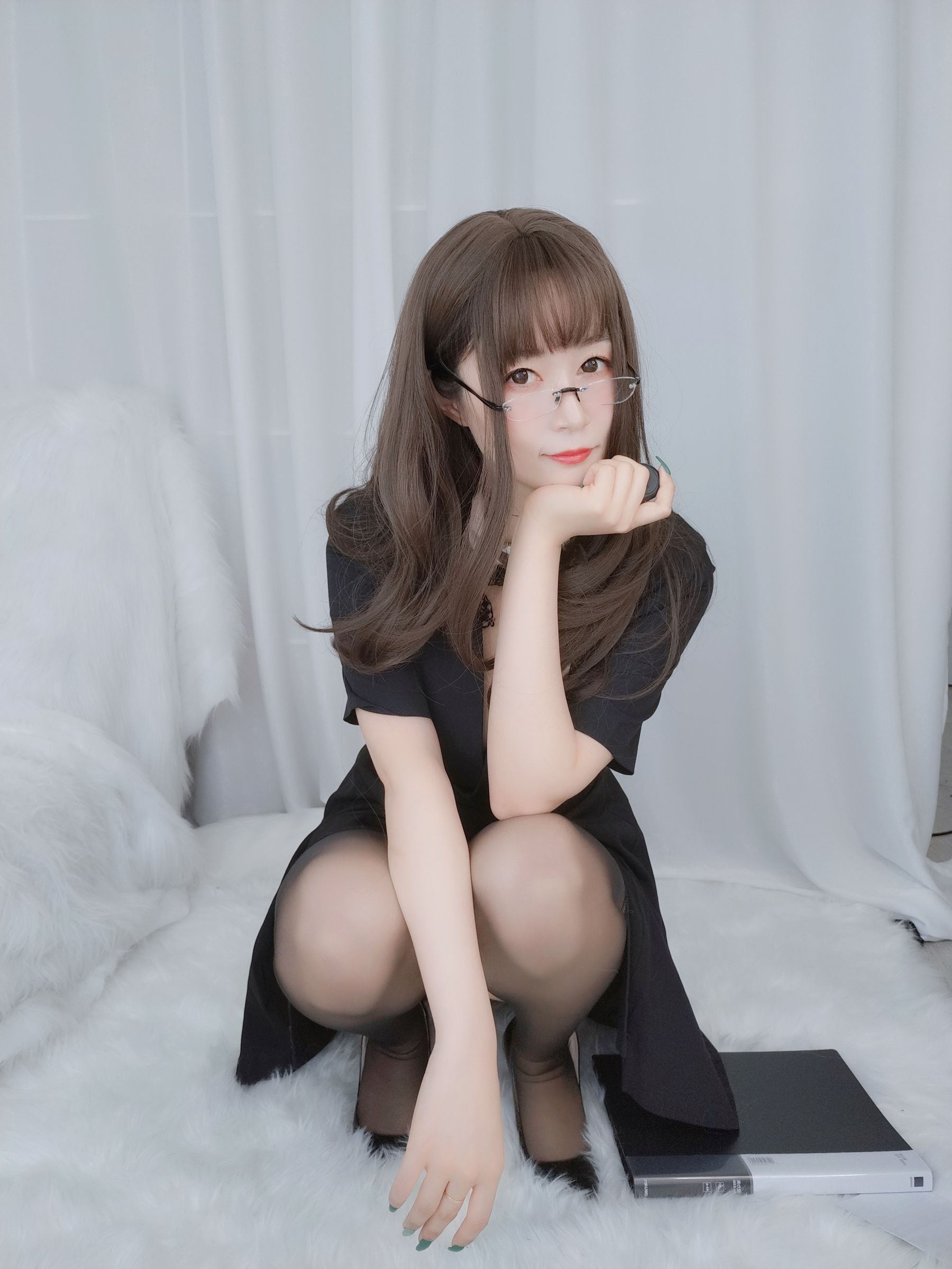 Coser小姐姐白银 - OL下的内衣-图48