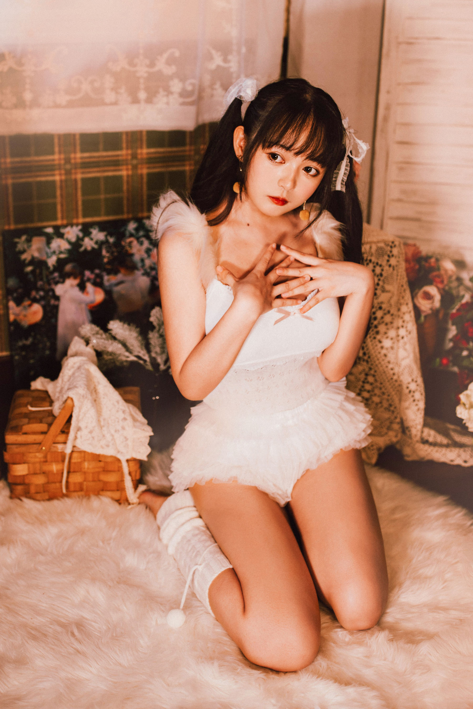 大眼萌妹黑猫猫OvO - 白色双马尾-图1