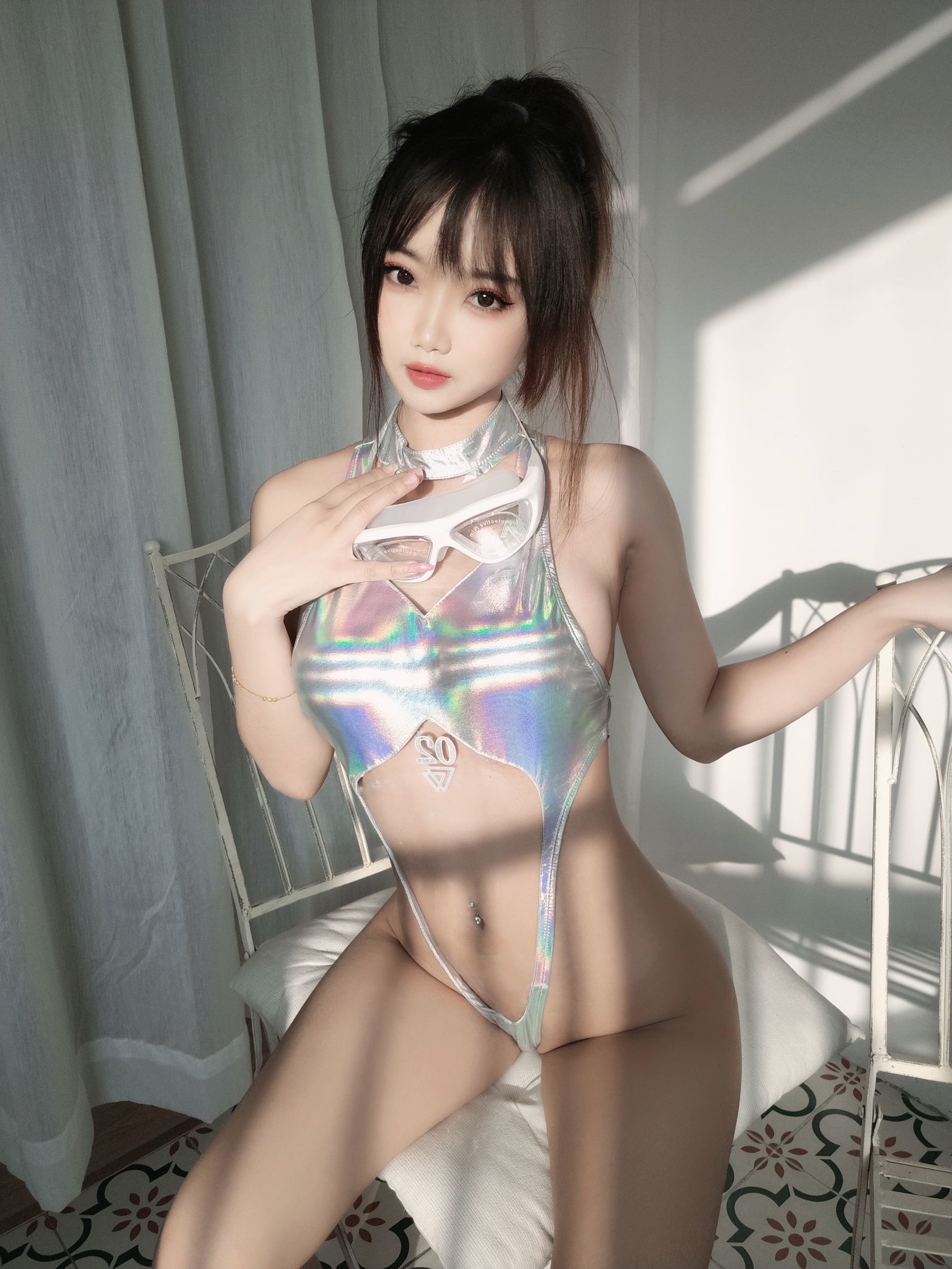 白嫩美少女鬼畜瑶 - 镭射竞泳-图9