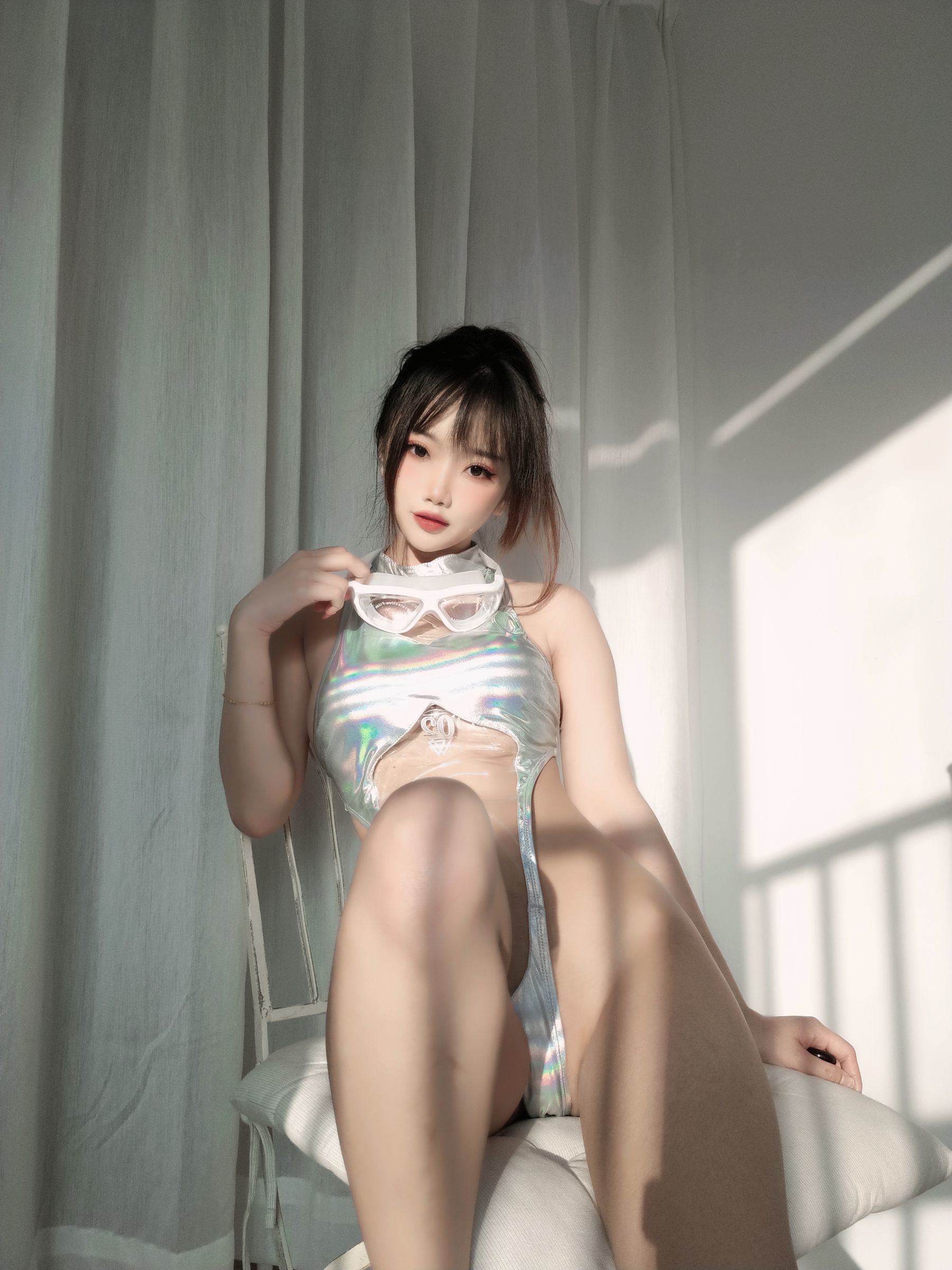 白嫩美少女鬼畜瑶 - 镭射竞泳-图12