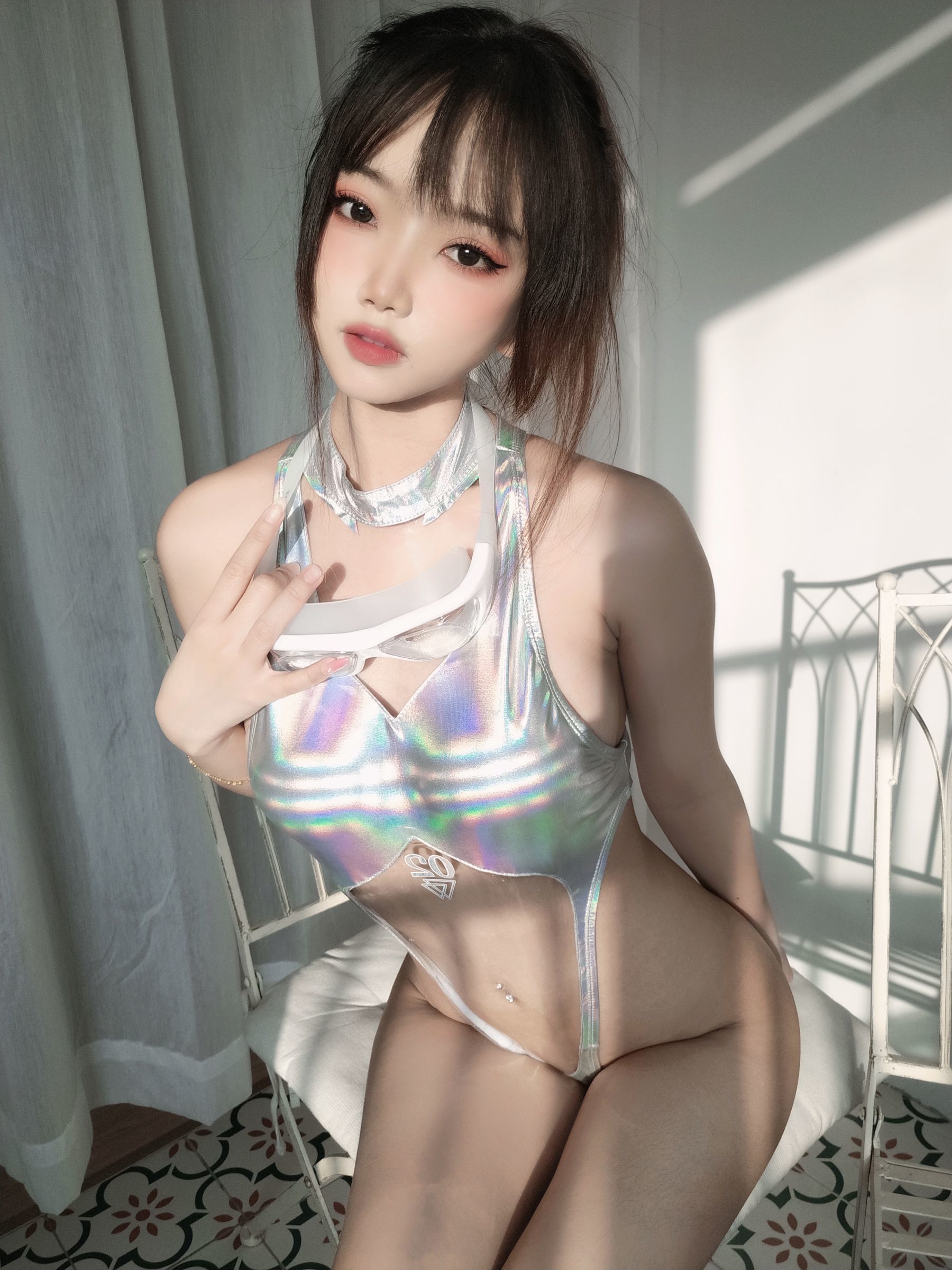 白嫩美少女鬼畜瑶 - 镭射竞泳-图47