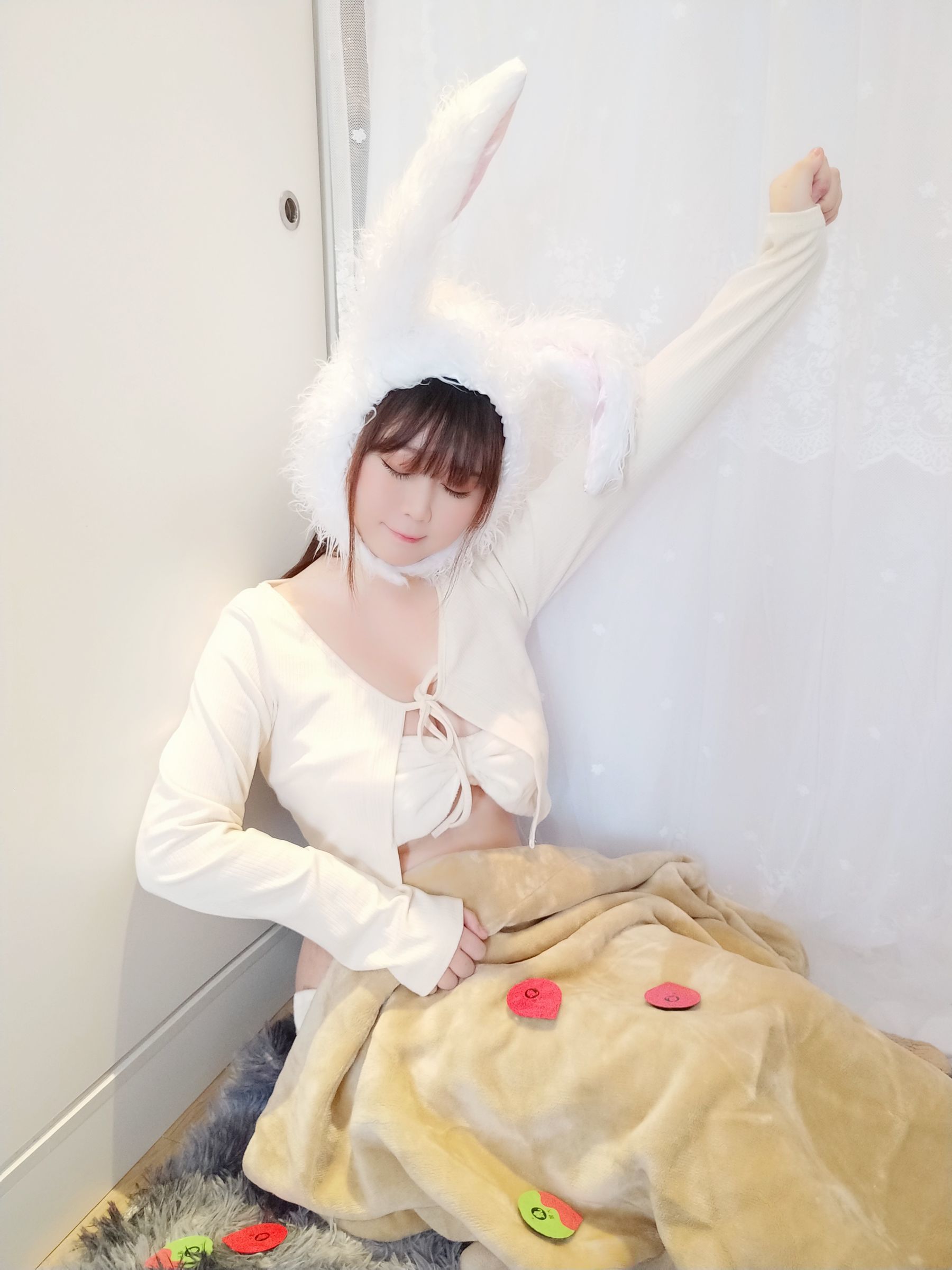 蜜桃少女是依酱呀 - 小白兔-图6