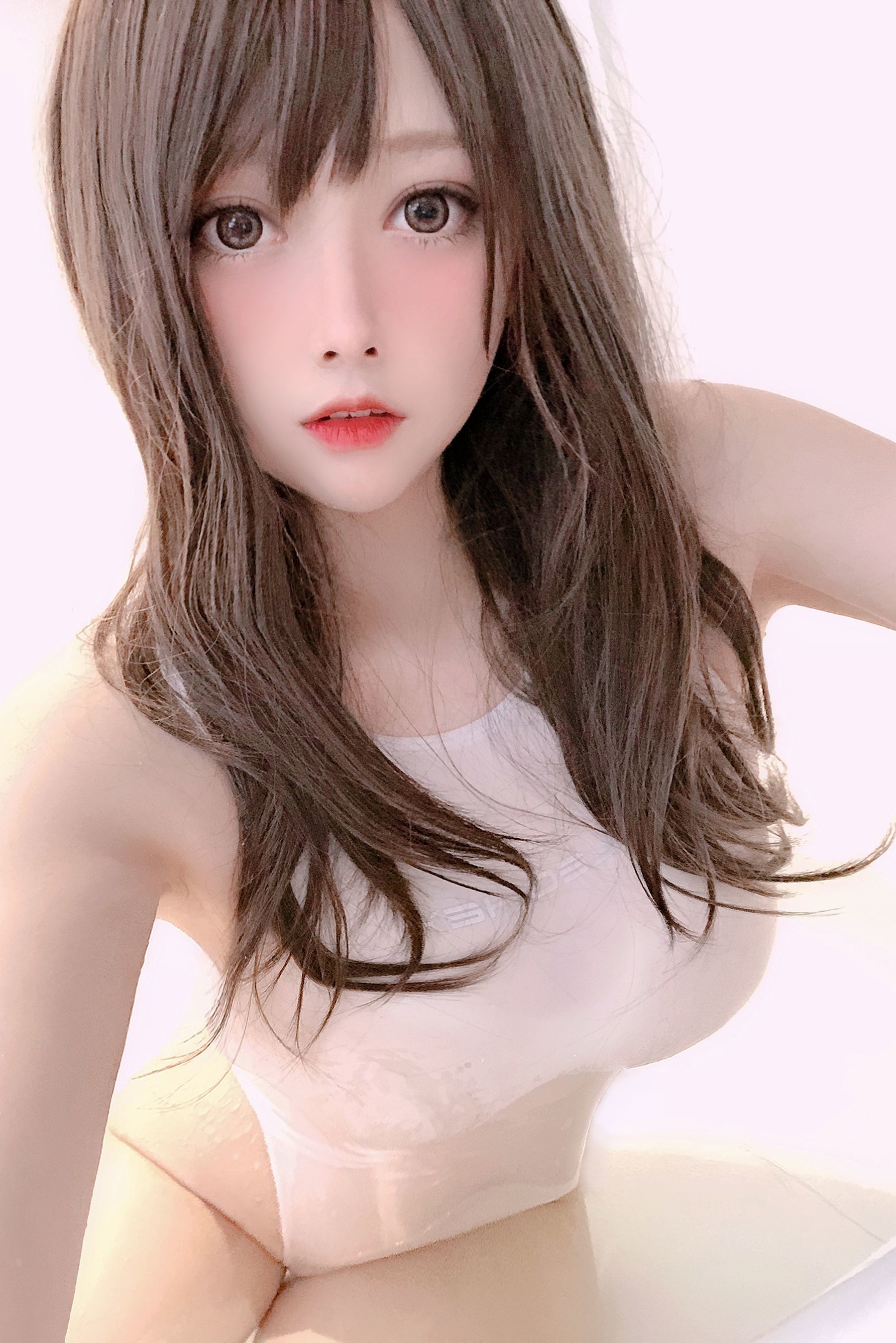 高颜值coser念念_D - 白色竞泳-图0