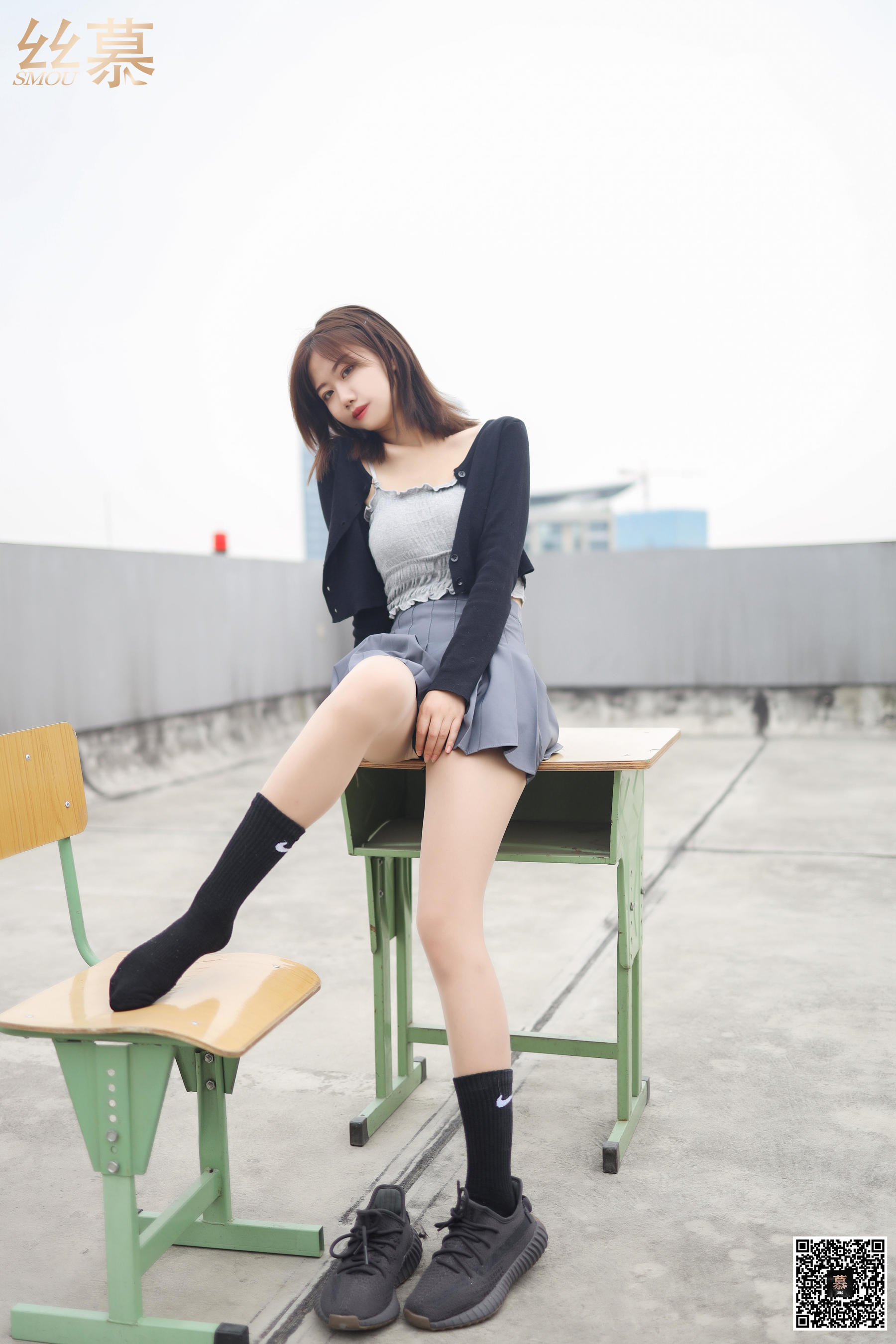 SM288 天天一元 米朵《天台玩丝两姐妹》-图1