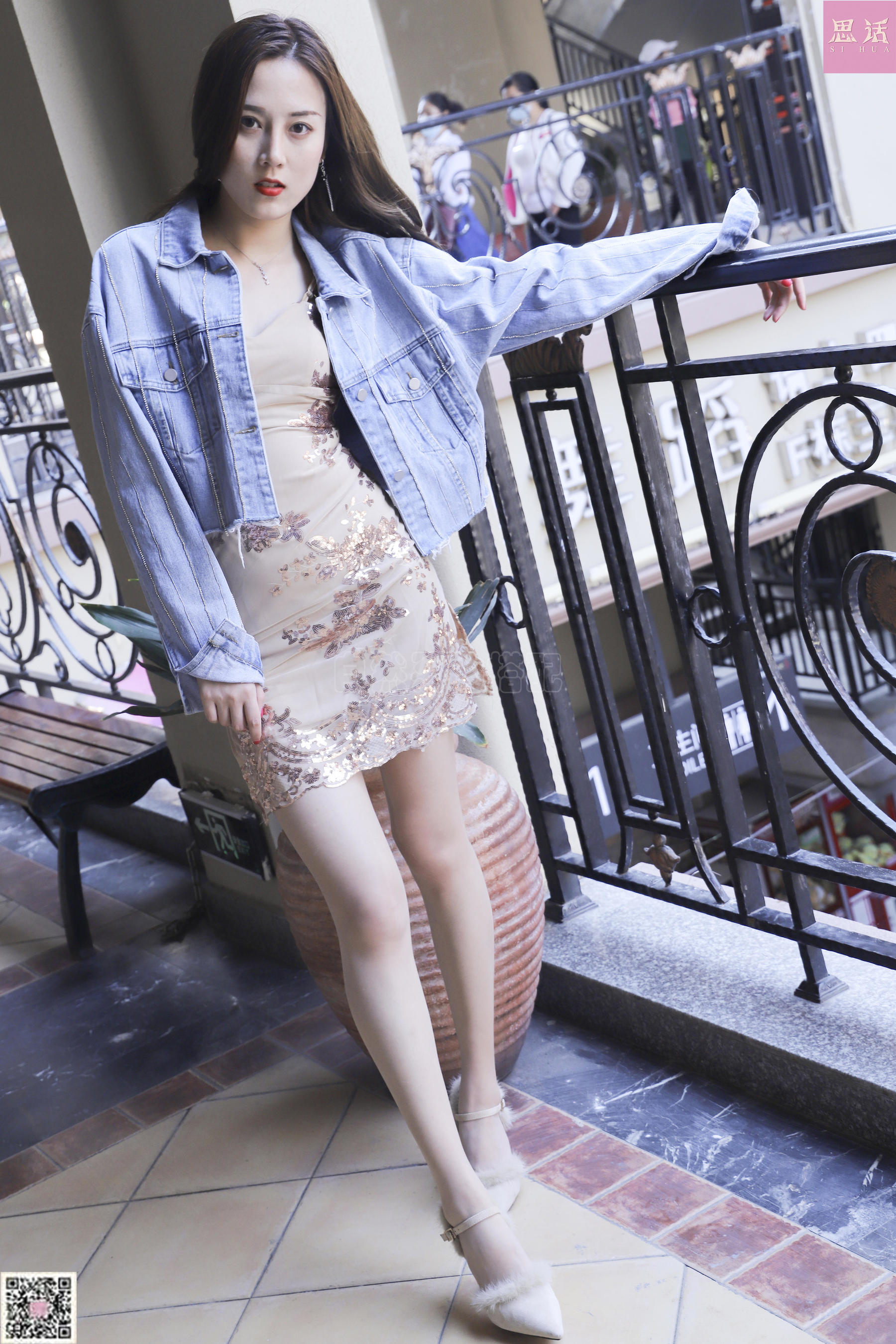 SH116 COCO 街拍小姐姐，看的出来穿丝袜了吗？-图70
