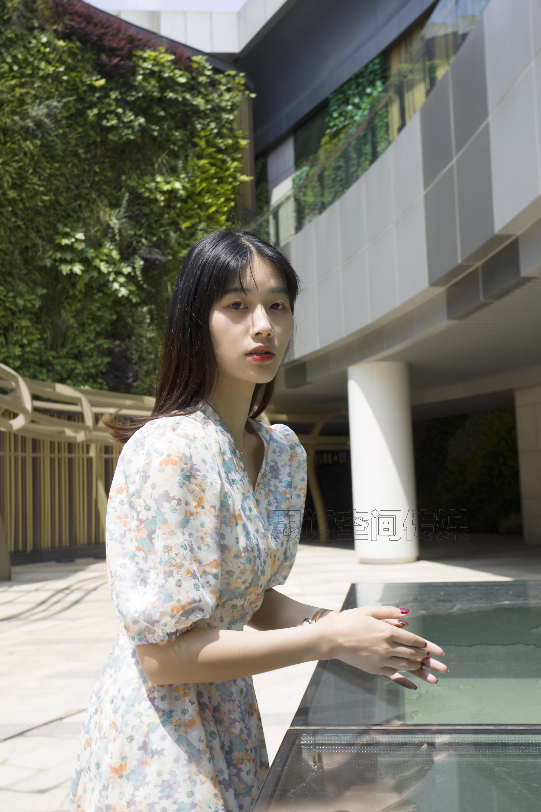 SH119 诗韵 印花裙的都市美感-图13