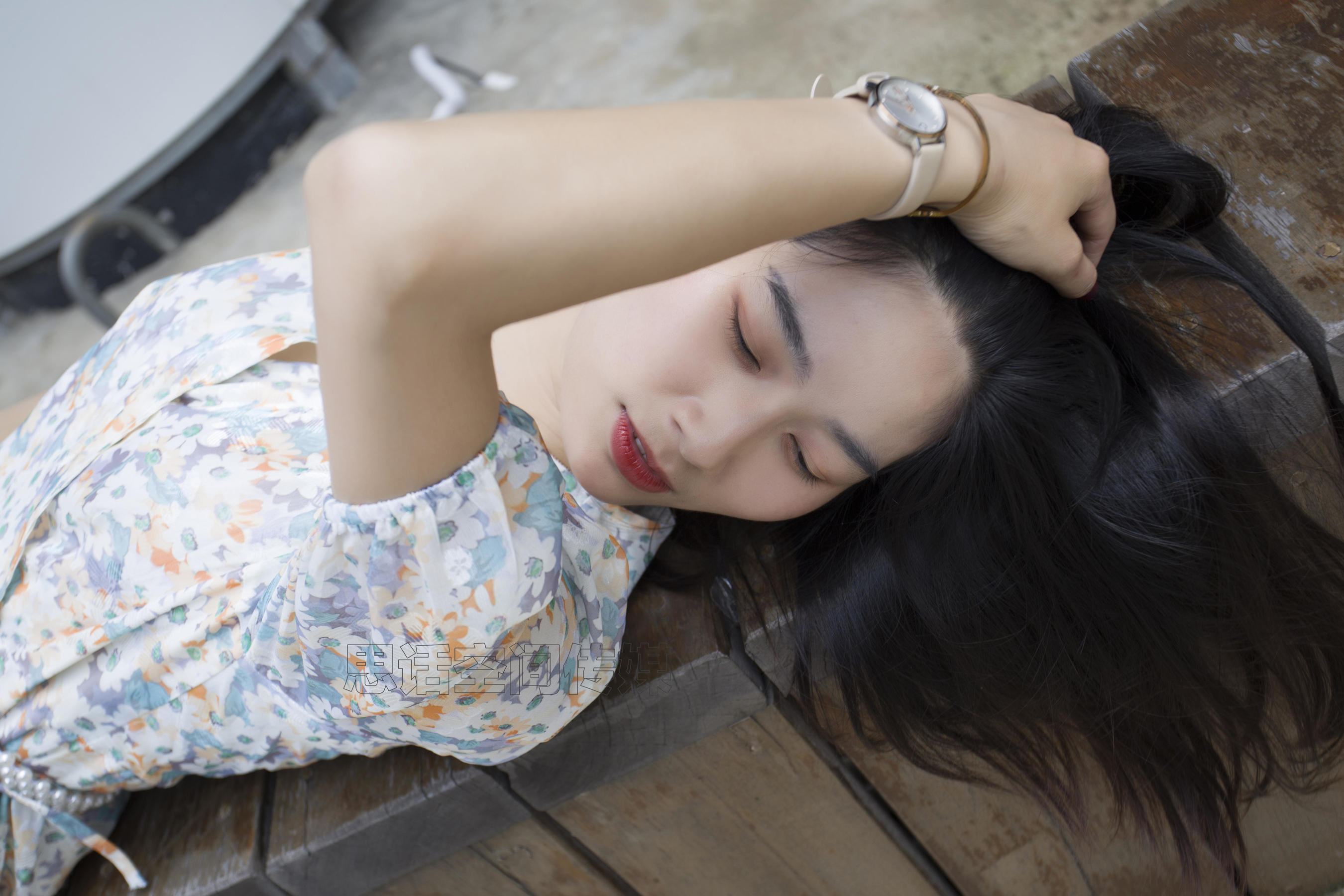 SH119 诗韵 印花裙的都市美感-图30