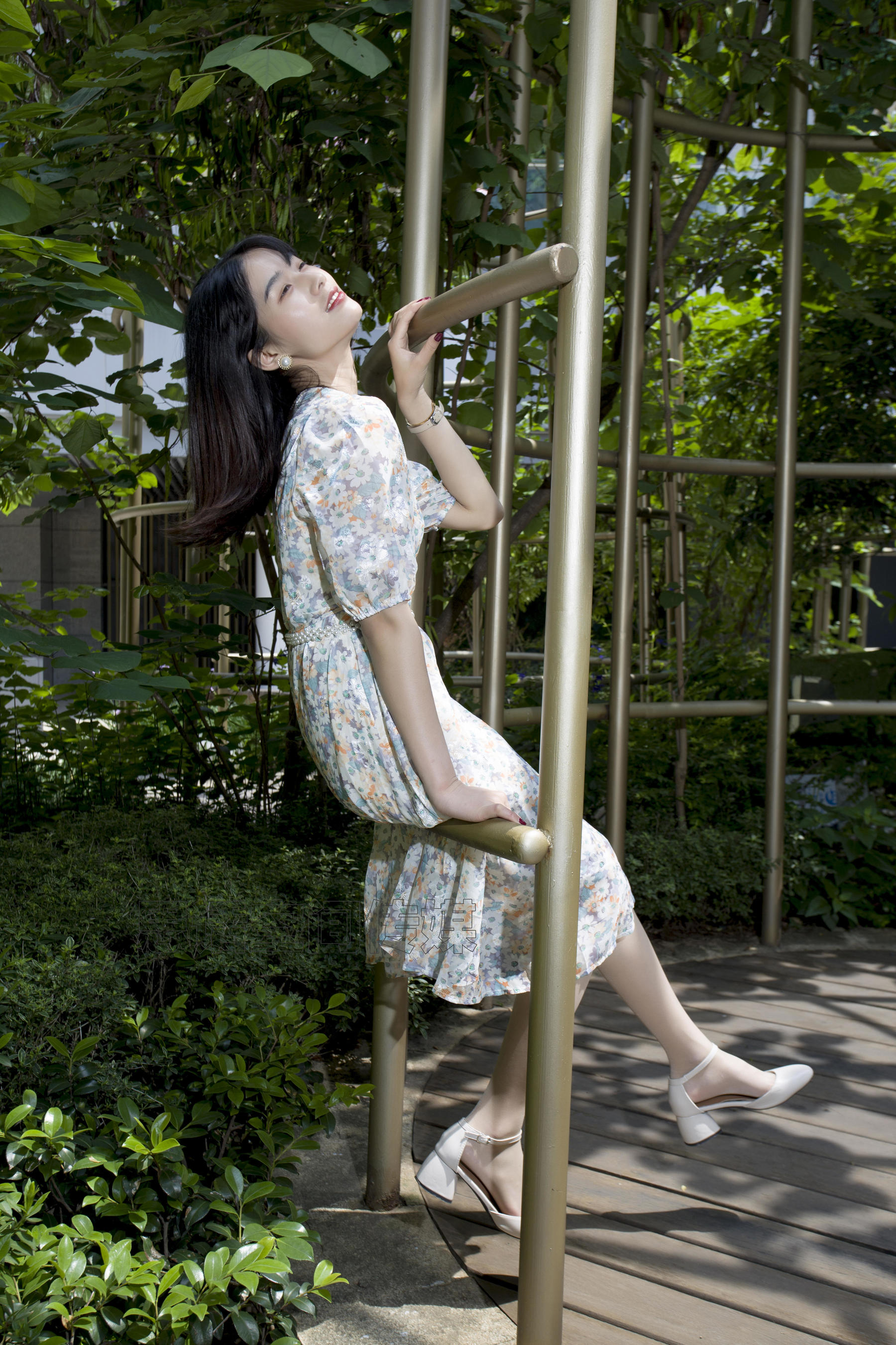 SH119 诗韵 印花裙的都市美感-图6