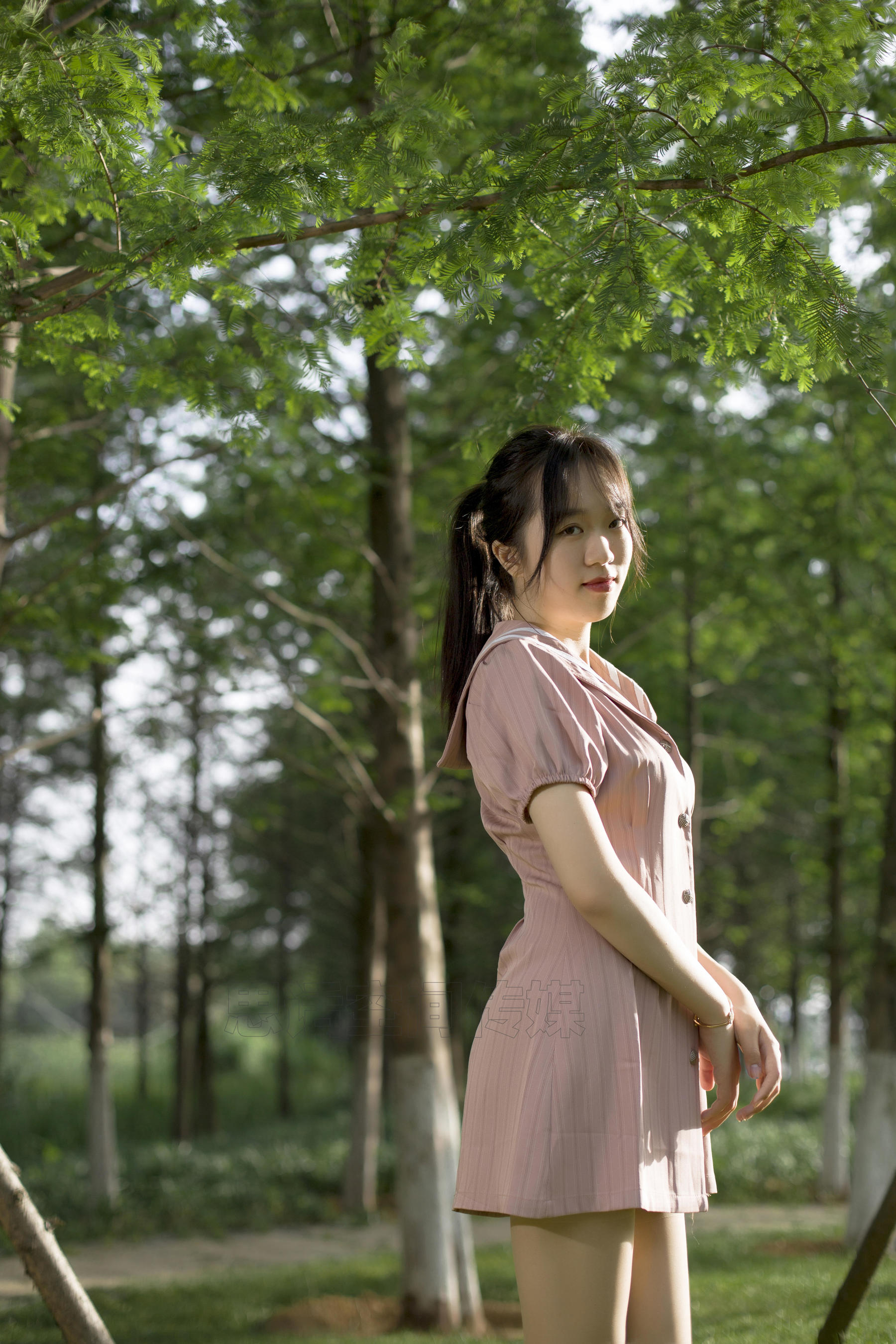 SH124 子琦 山林间的嫩龄少女-图1