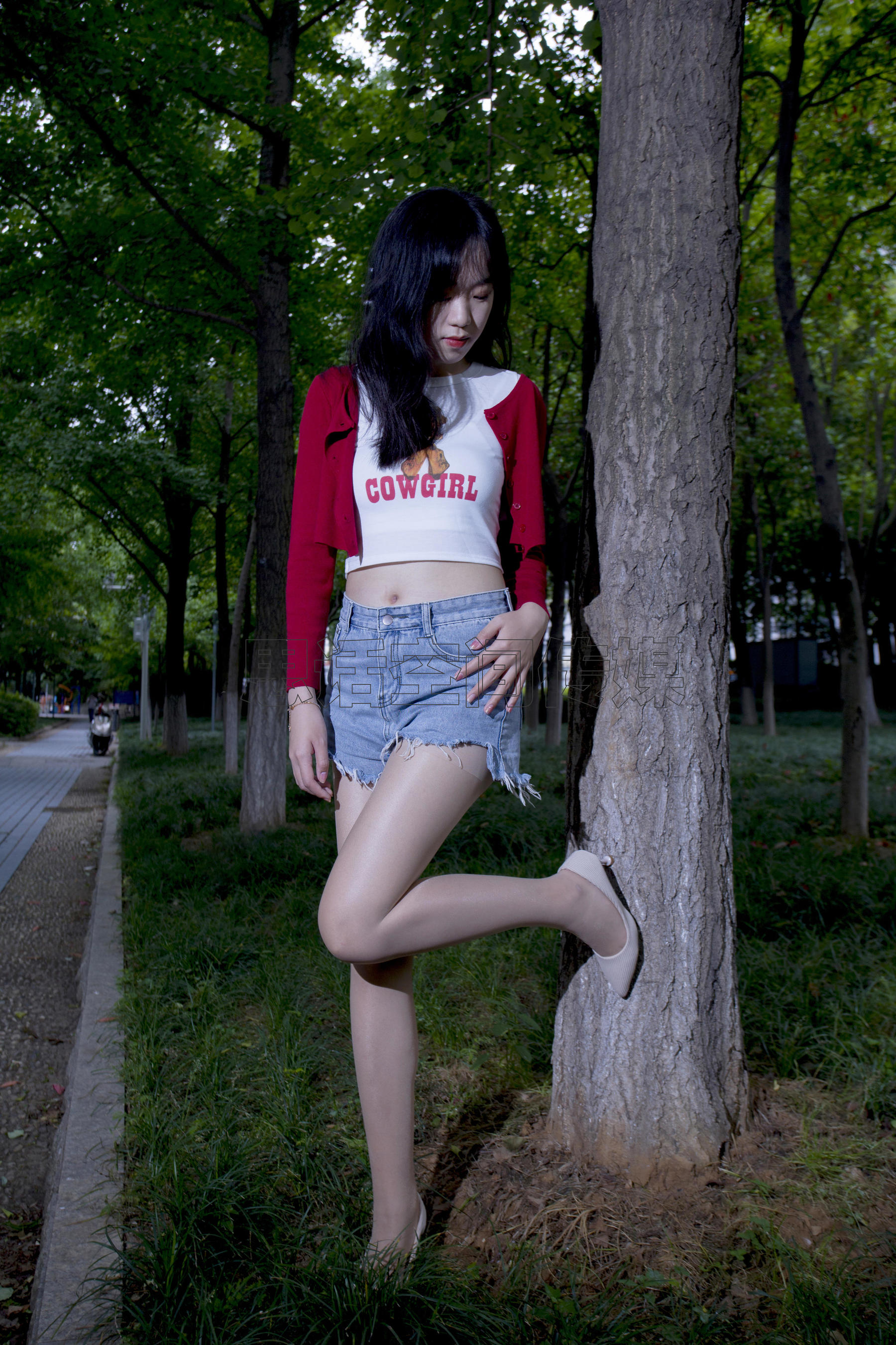 SH129 子琦 公园长腿活力少女-图4
