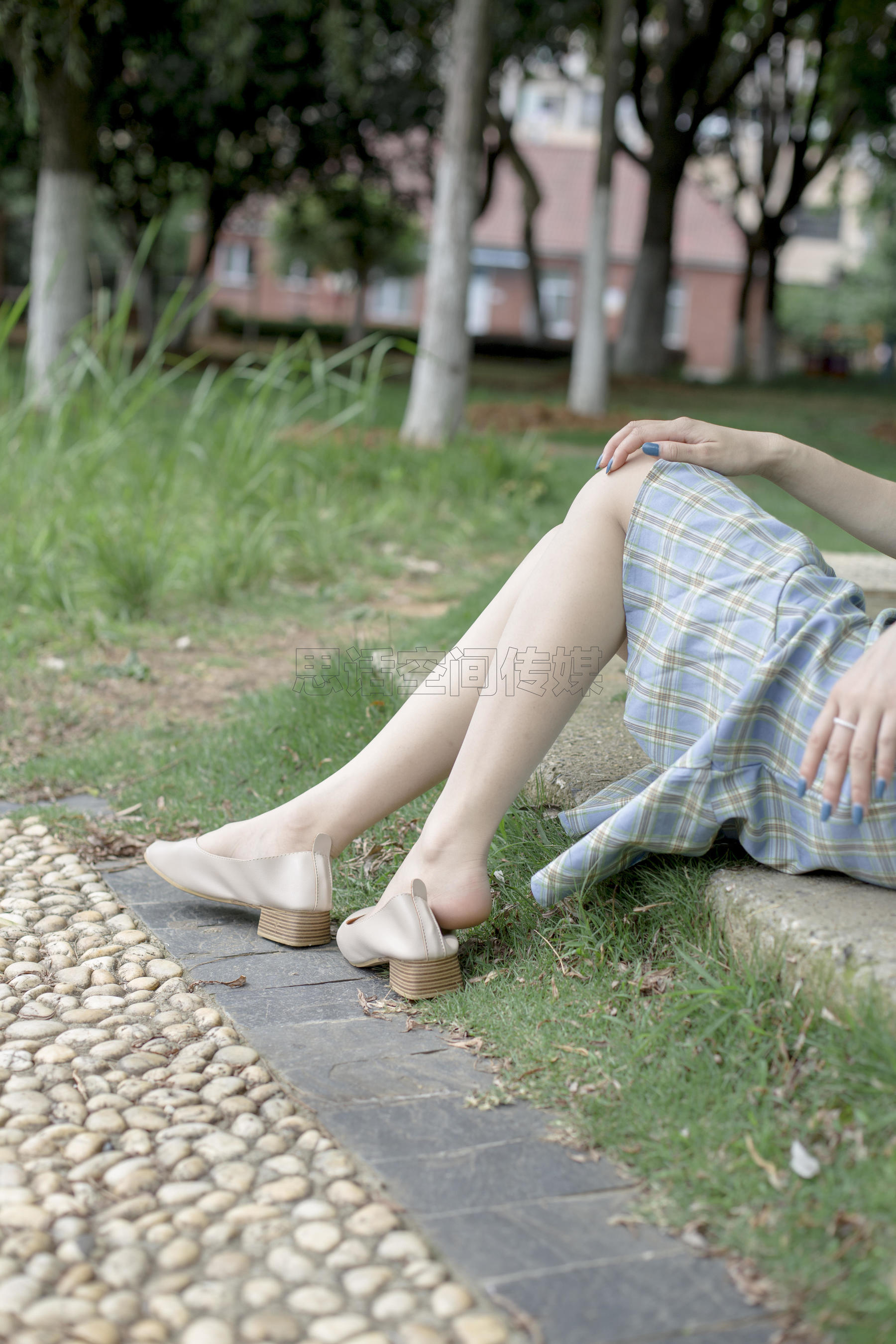SH173 诗诗 旗袍肉丝女孩逛公园-图13