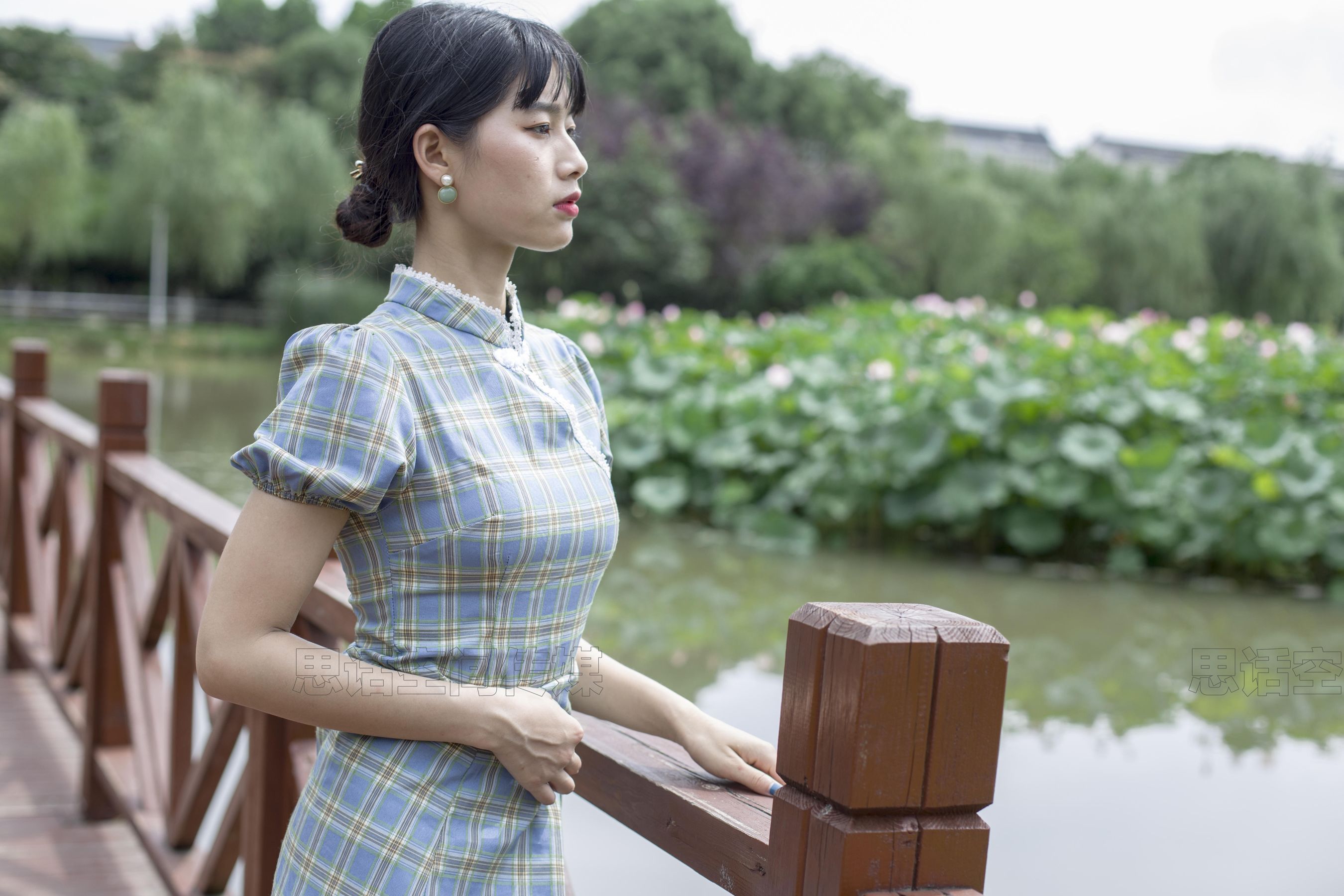 SH173 诗诗 旗袍肉丝女孩逛公园-图34