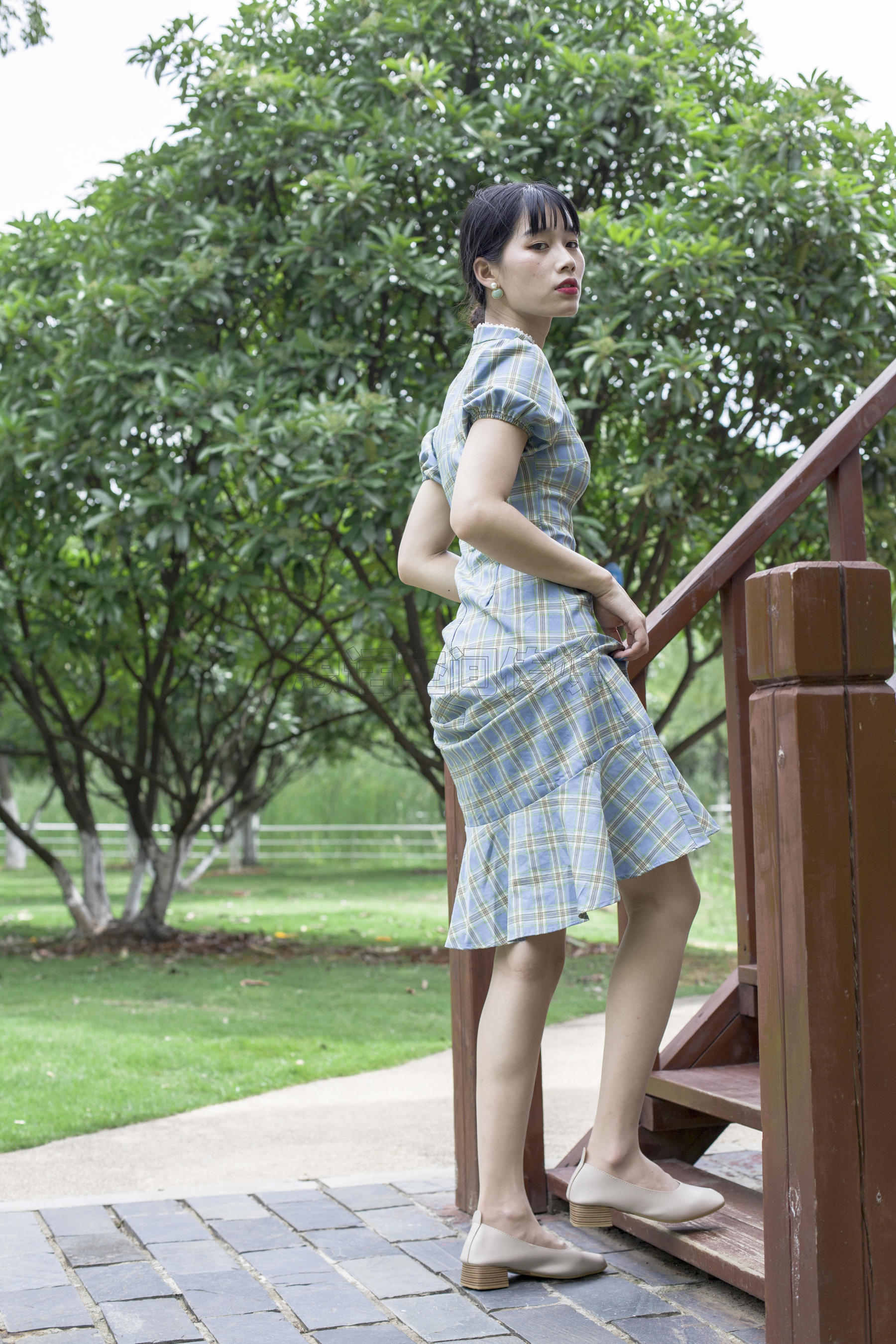 SH173 诗诗 旗袍肉丝女孩逛公园-图45