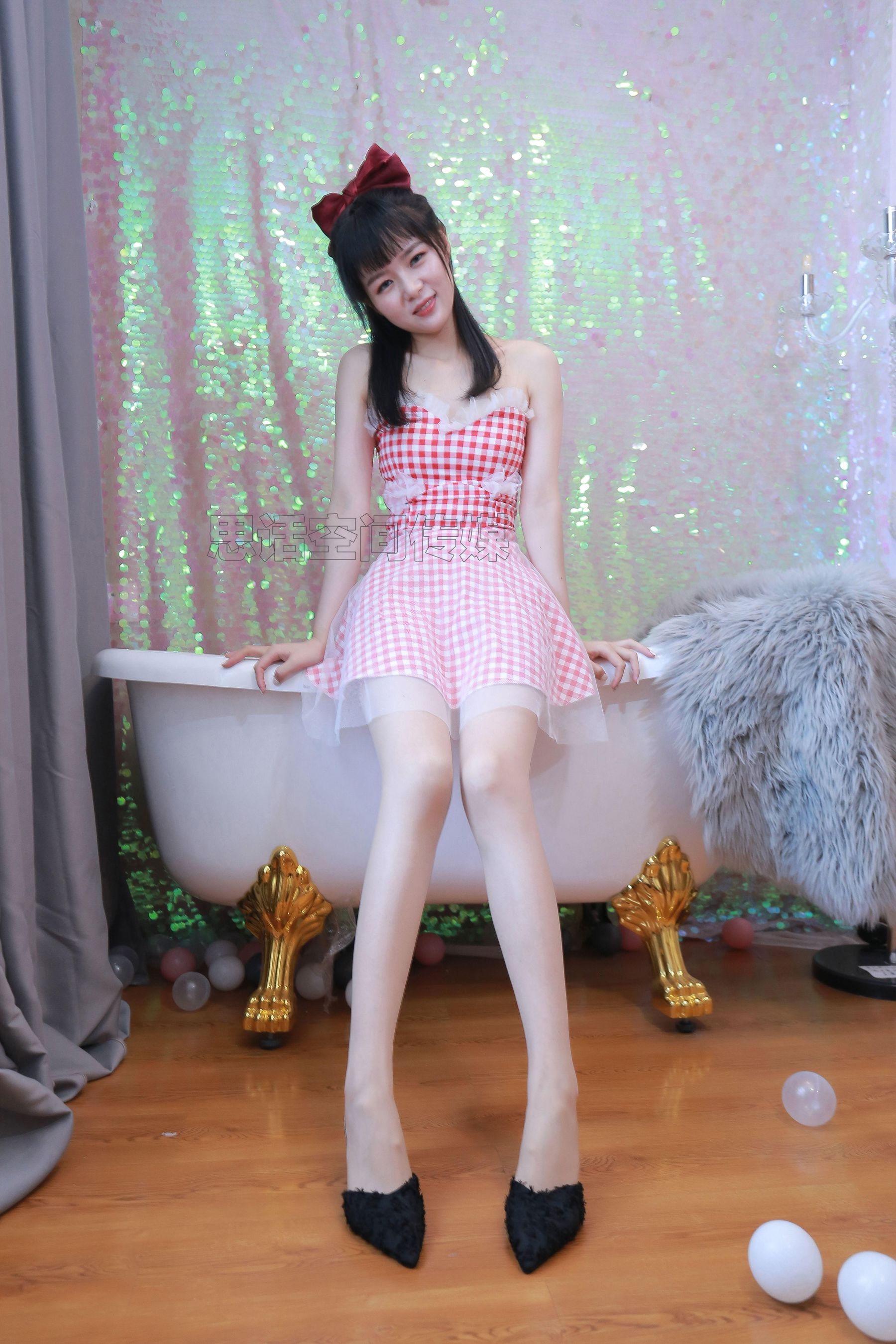 SH176 筱蝶 波波球上的美腿少女-图19