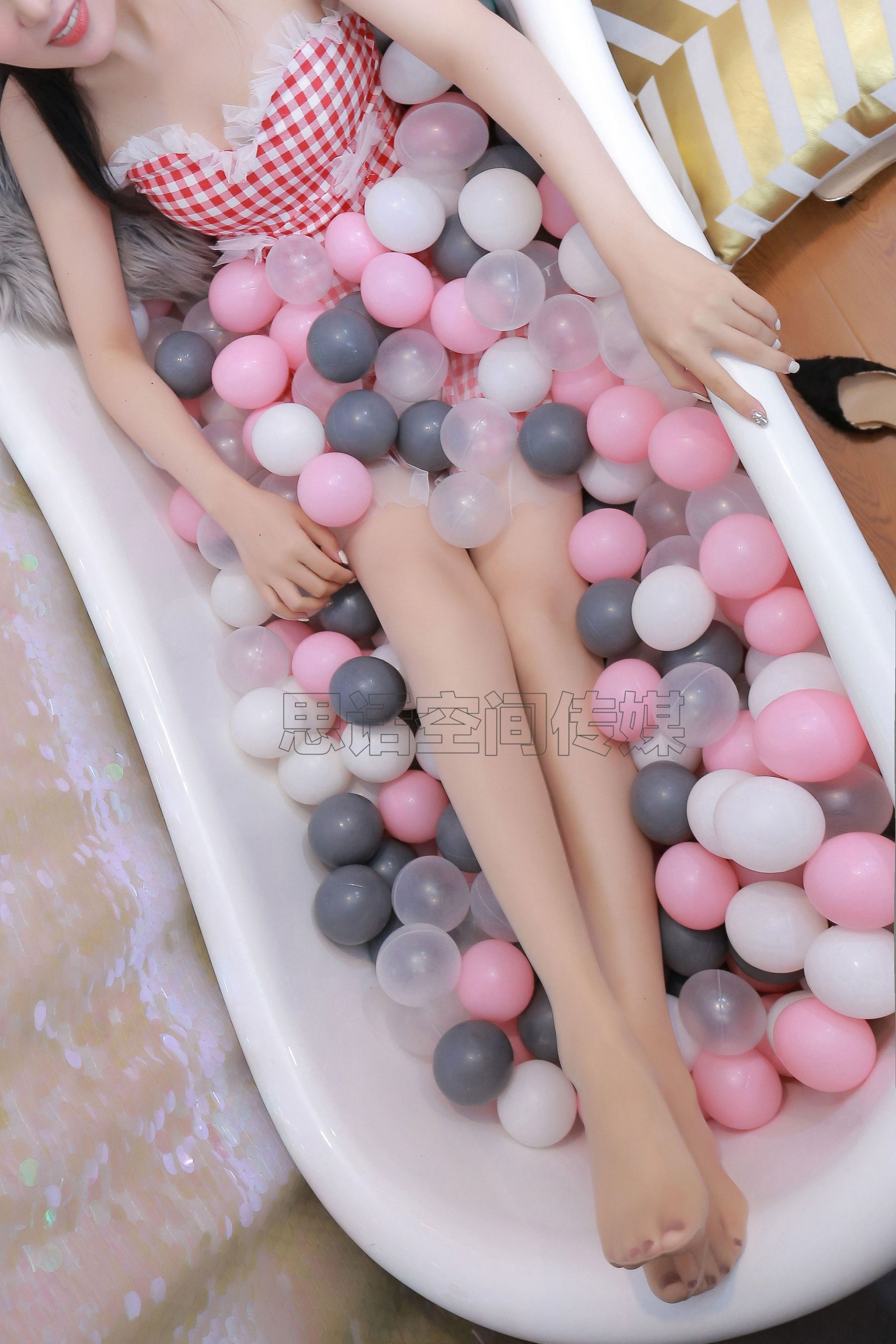 SH176 筱蝶 波波球上的美腿少女-图47