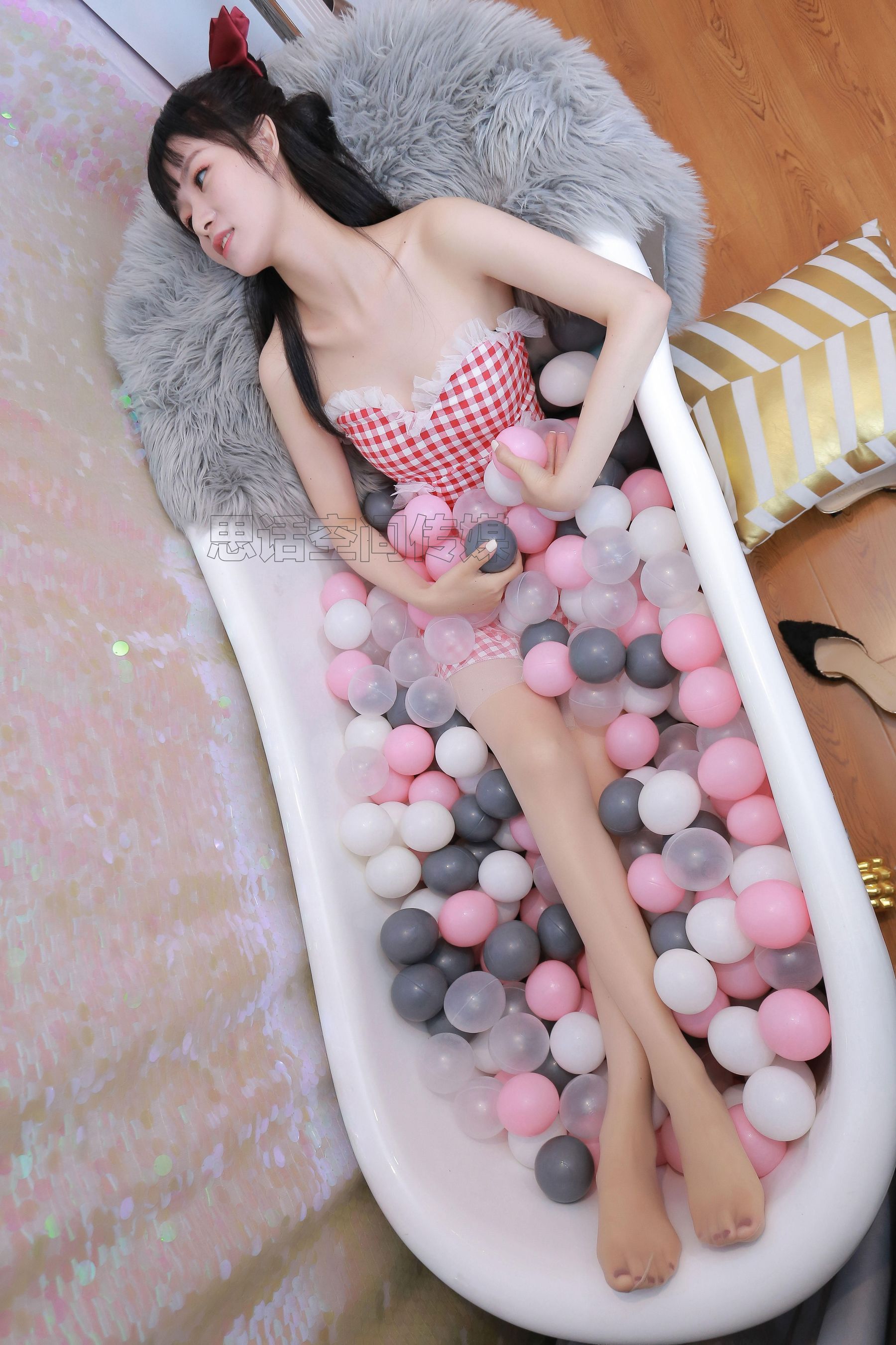 SH176 筱蝶 波波球上的美腿少女-图48