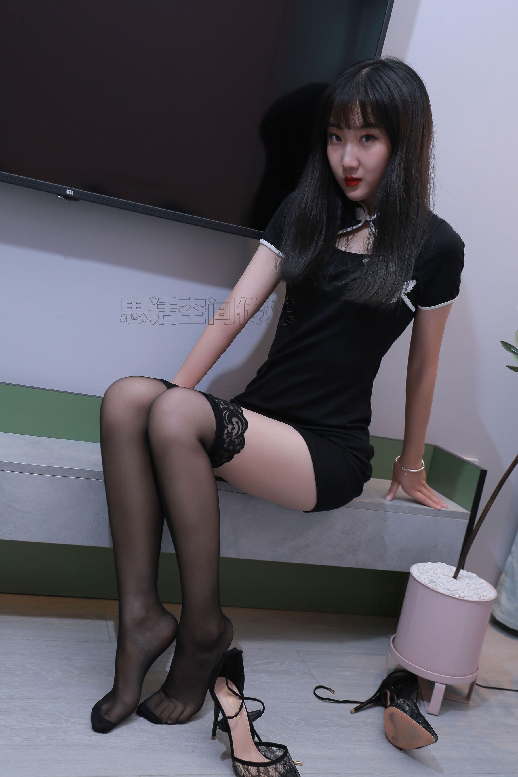 SH186 露露 黑色旗袍的脚尖诱惑-图45