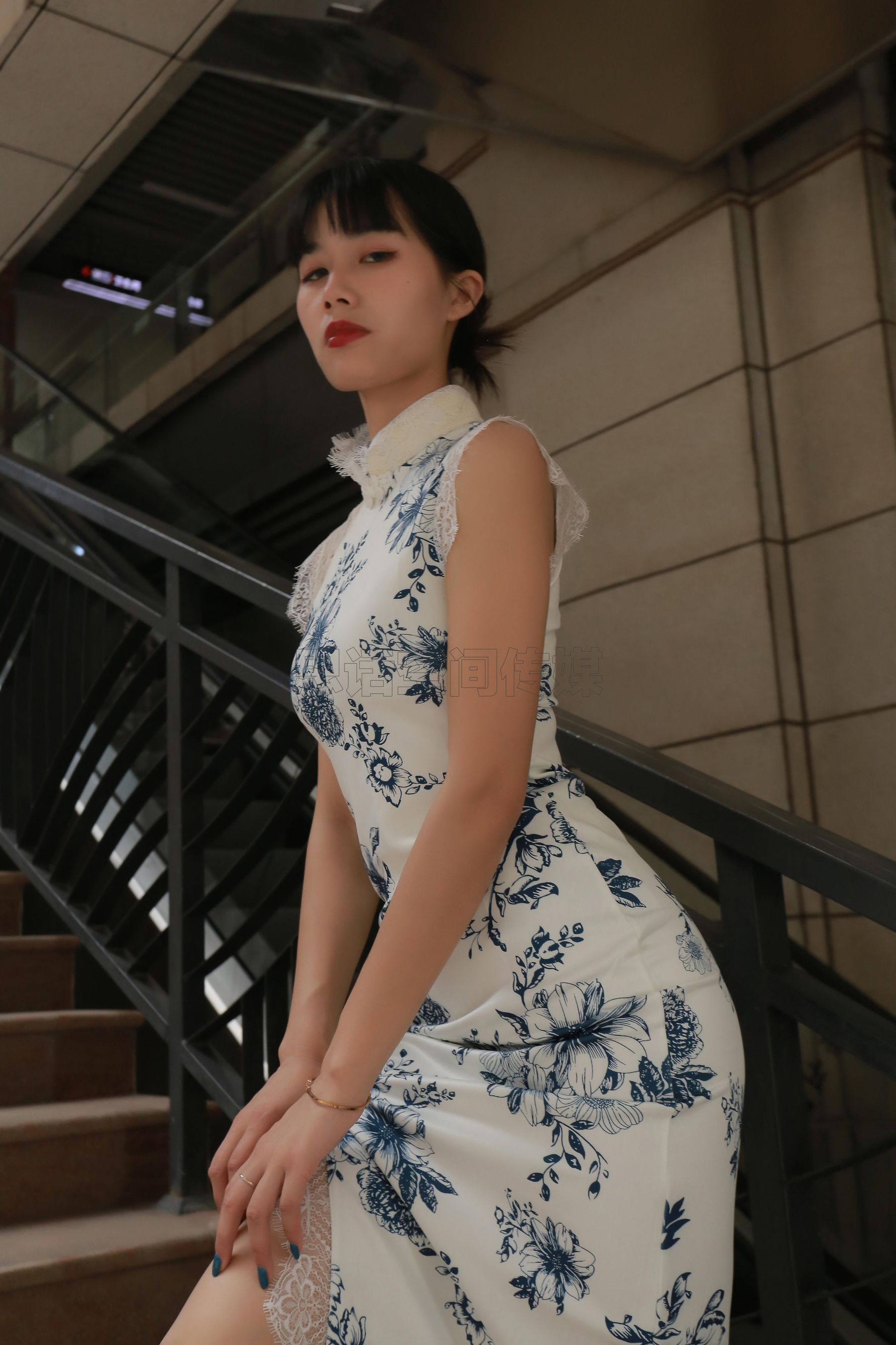 SH187 诗诗 穿肉丝的旗袍女神-图2