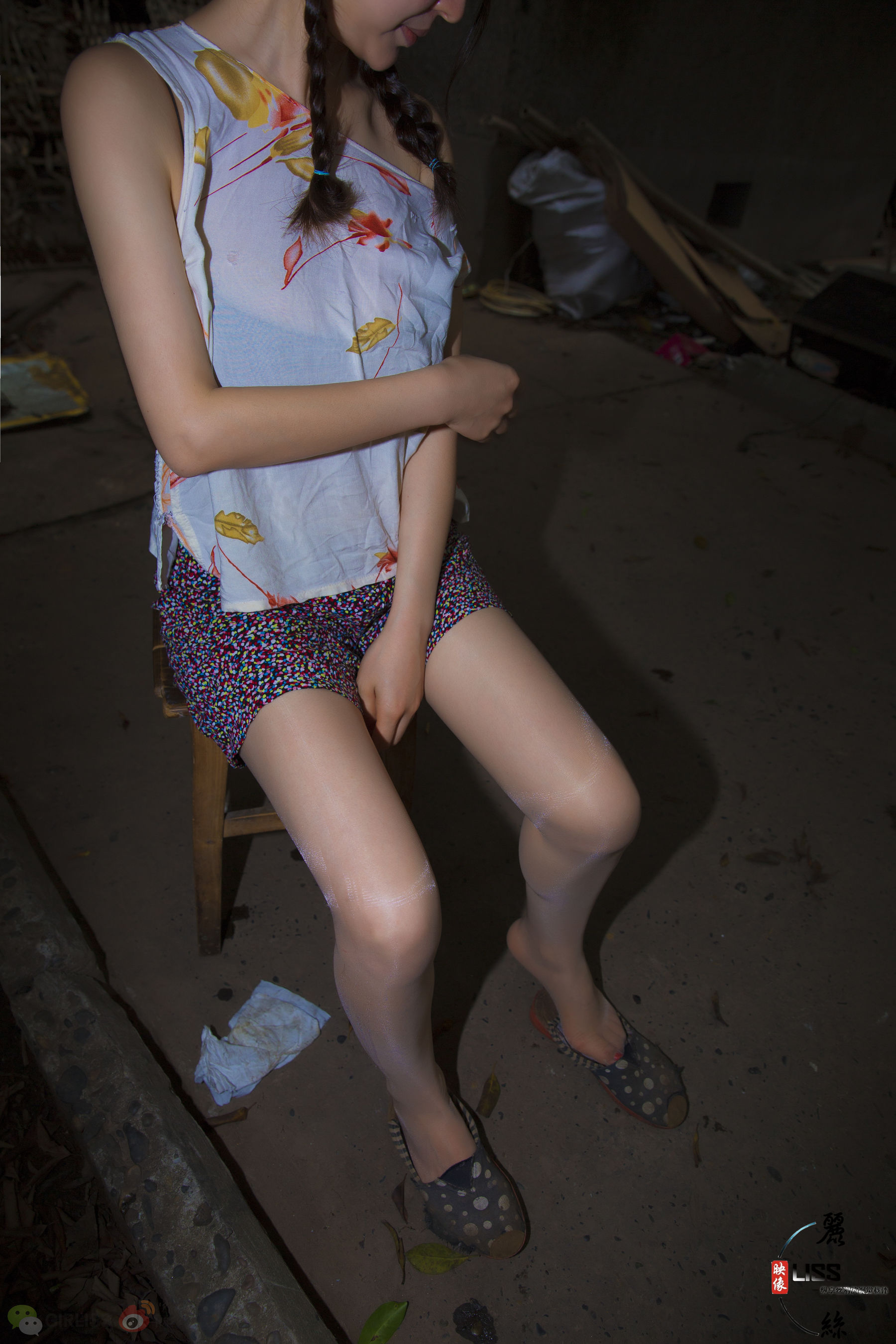 - 捡垃圾的小姑娘-图2
