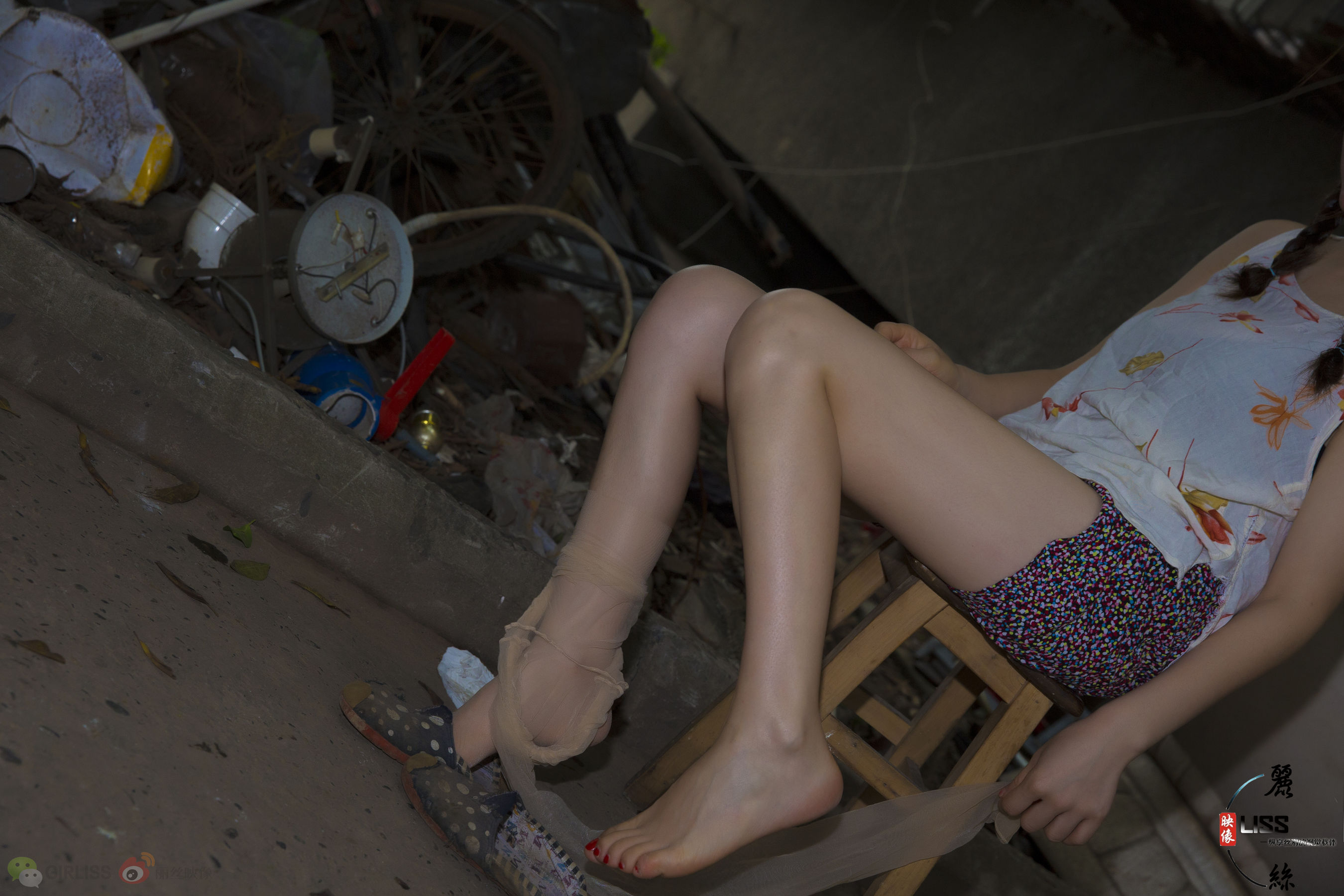 - 捡垃圾的小姑娘-图31