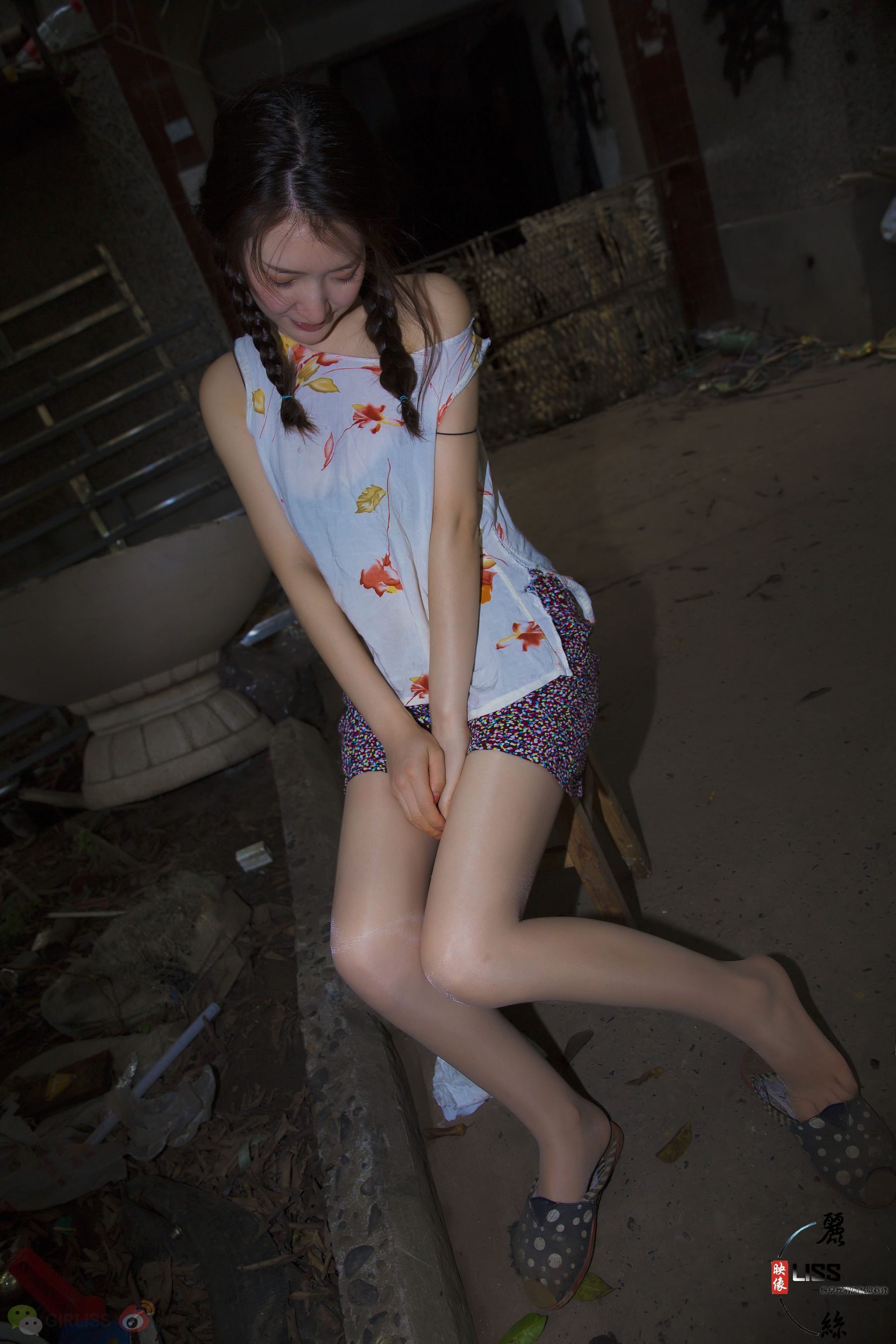 - 捡垃圾的小姑娘-图5