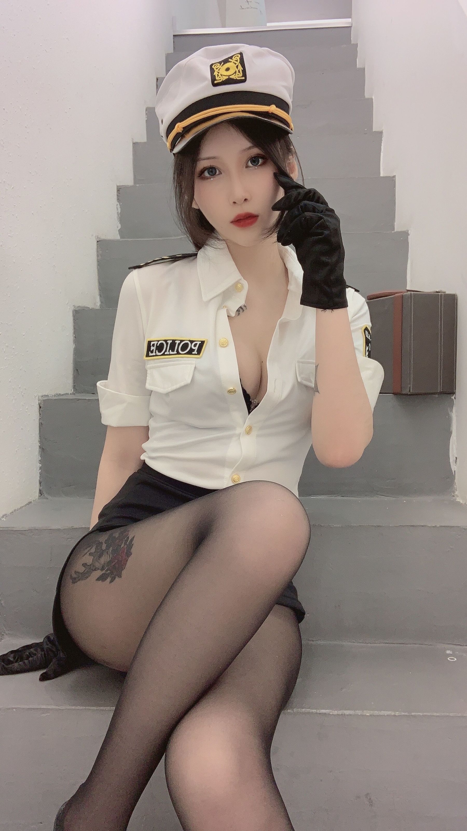 vams子 - 女警-图2