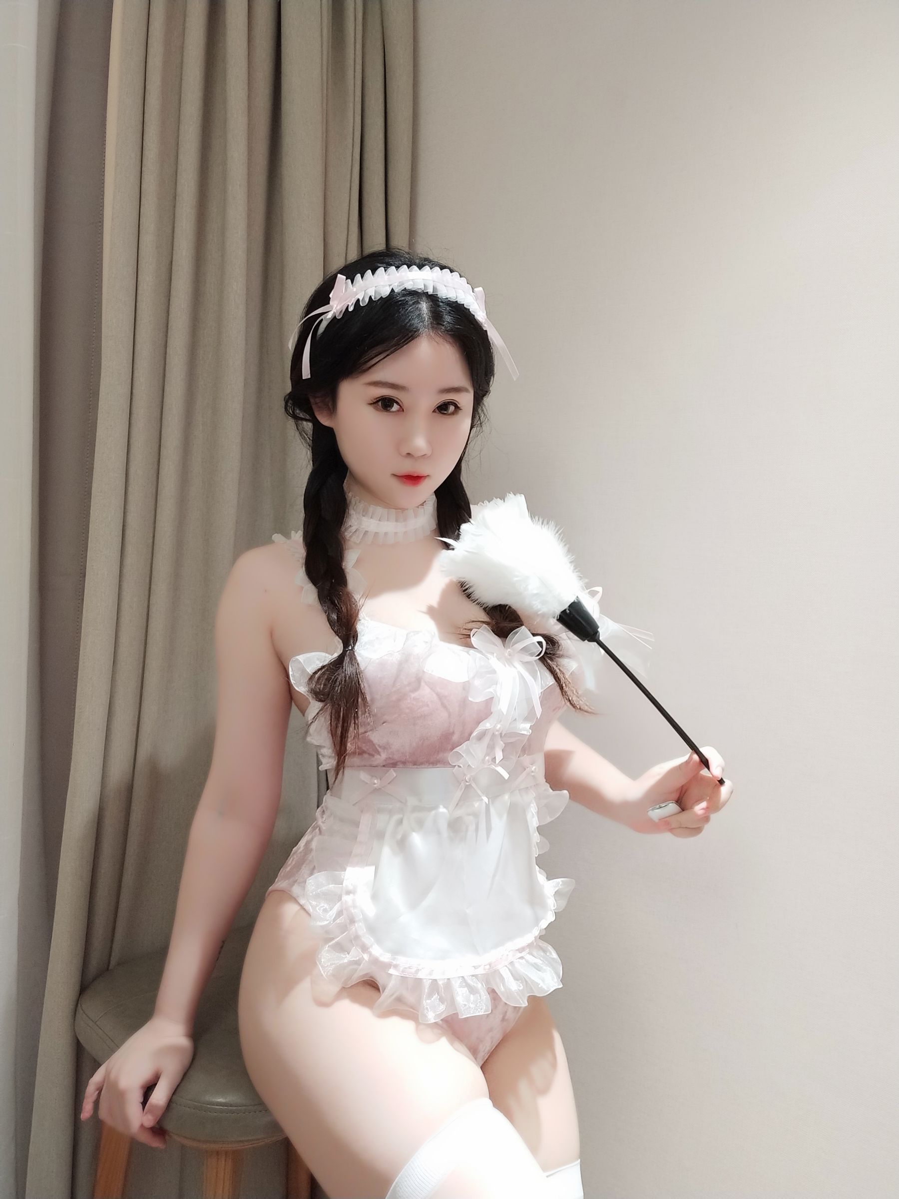 蜜桃少女是依酱呀 - 冬季女友-图0