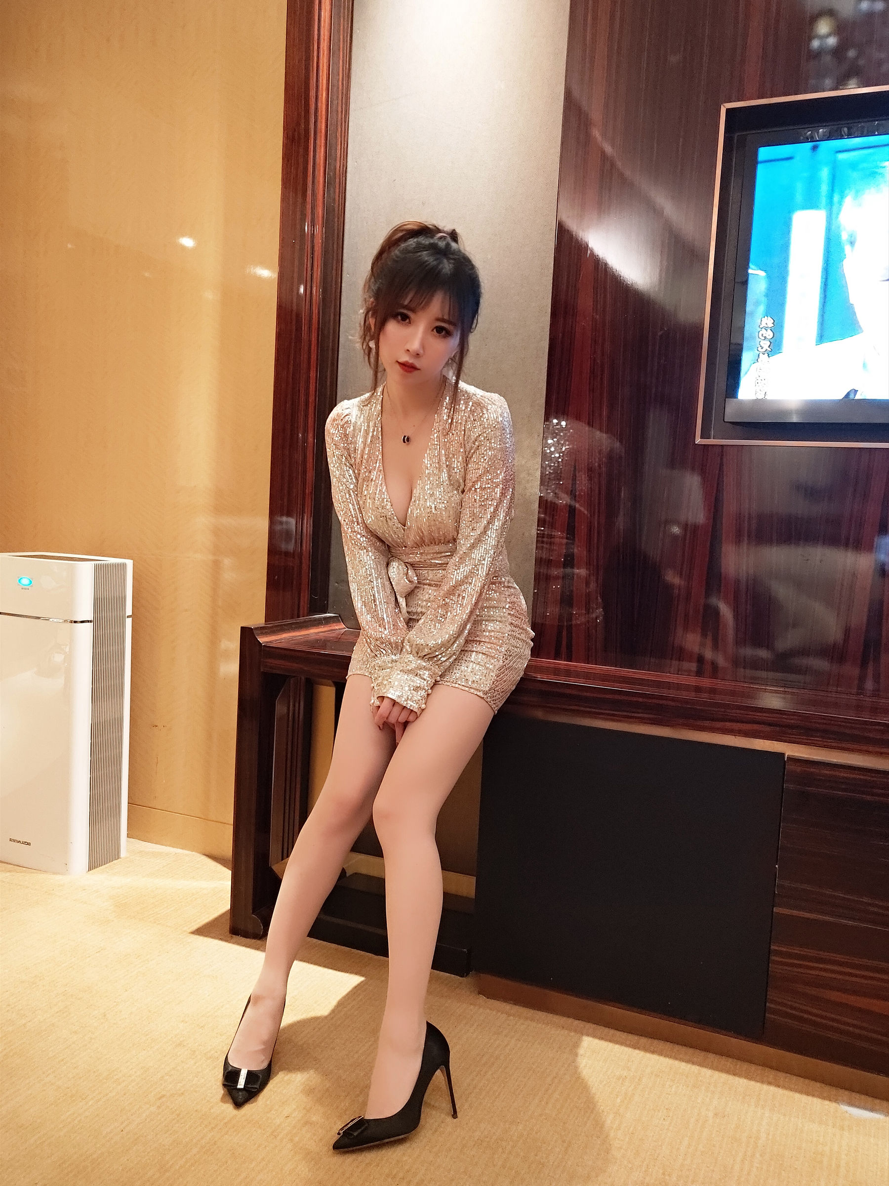 斗鱼主播小女巫露娜 - 亮片裙肉丝-图19