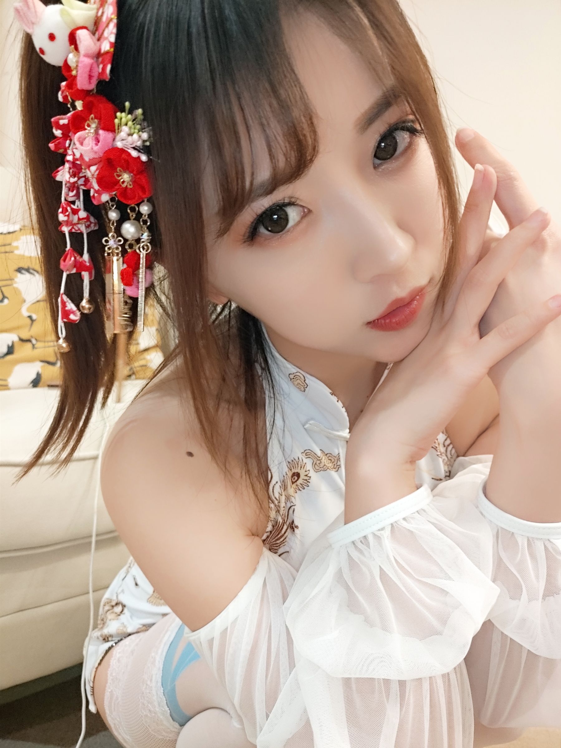 斗鱼主播小女巫露娜 - 白色蕾丝长筒-图4