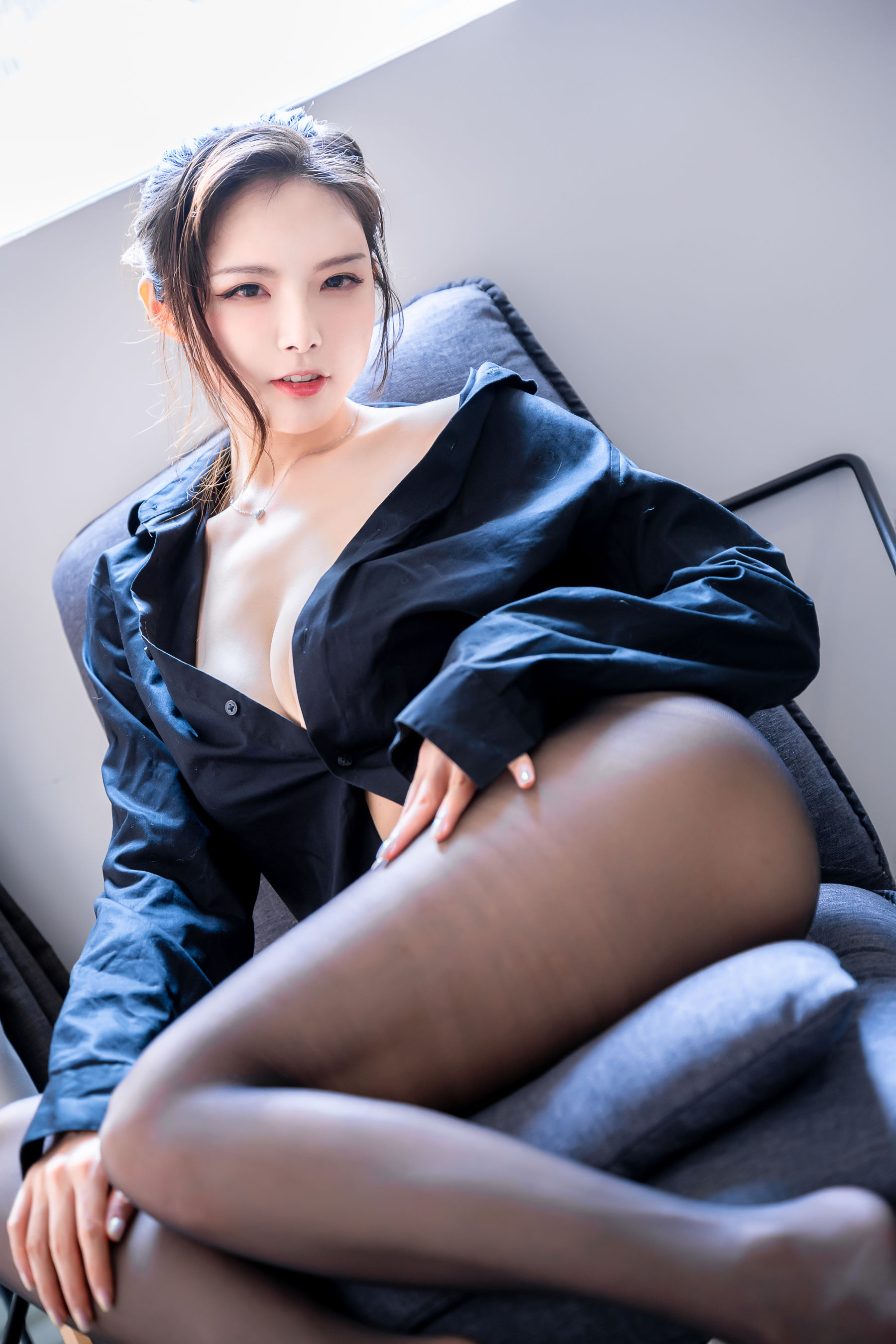 秋和柯基(夏小秋秋秋) - 黑色衬衫-图6