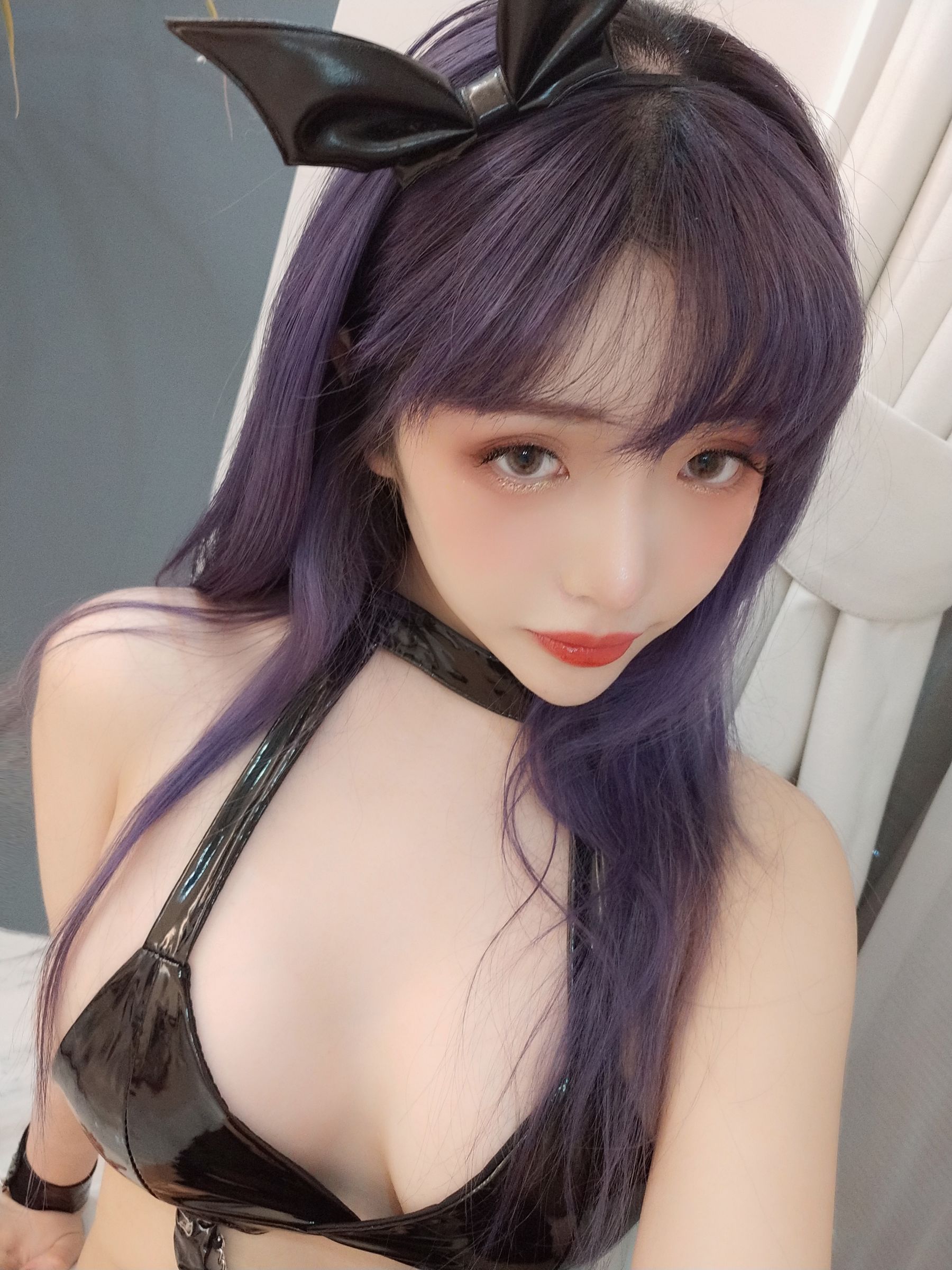 动漫博主雯妹 - 漆皮恶魔-图0