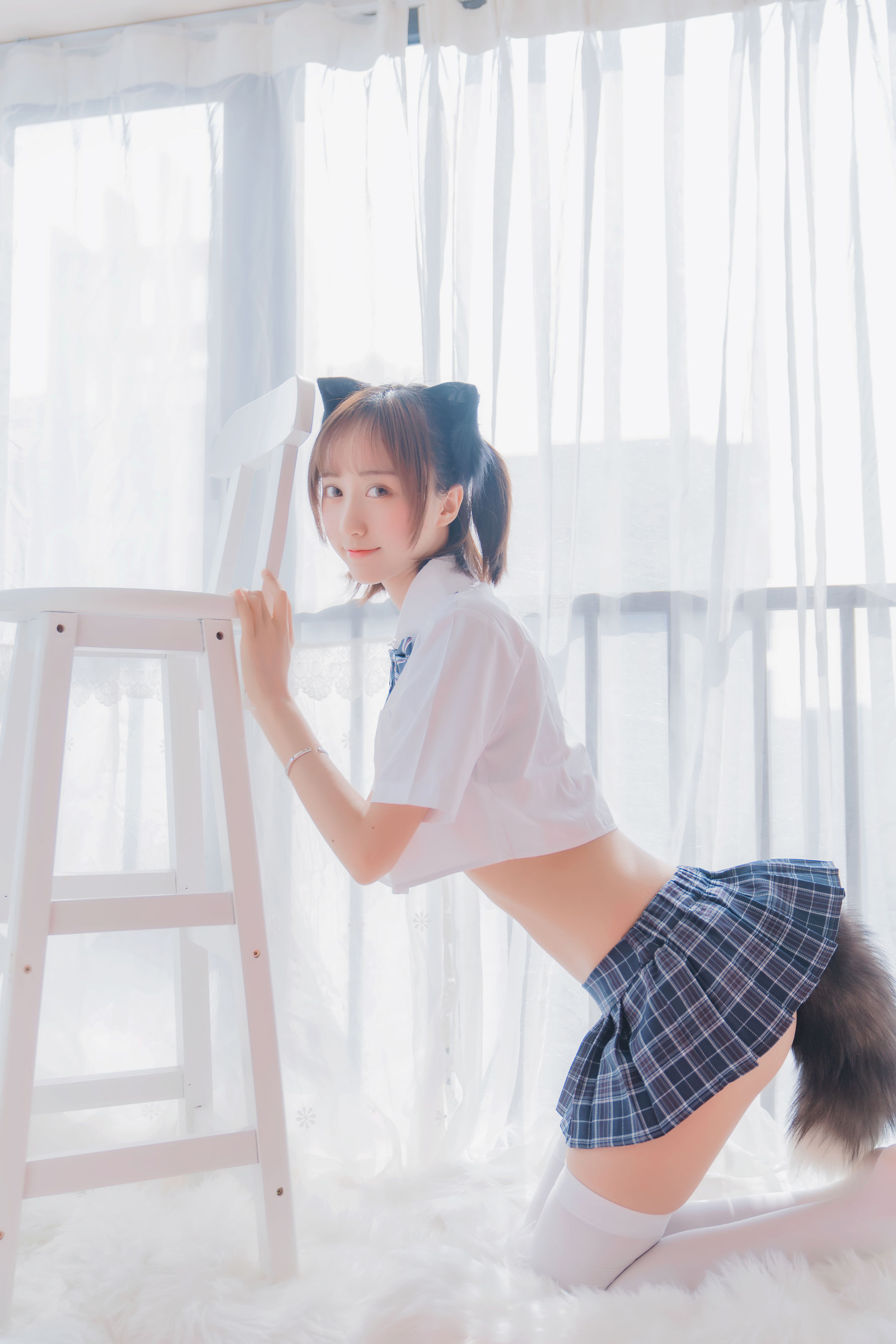 萌系小姐姐木绵绵OwO - 怀中猫-图0