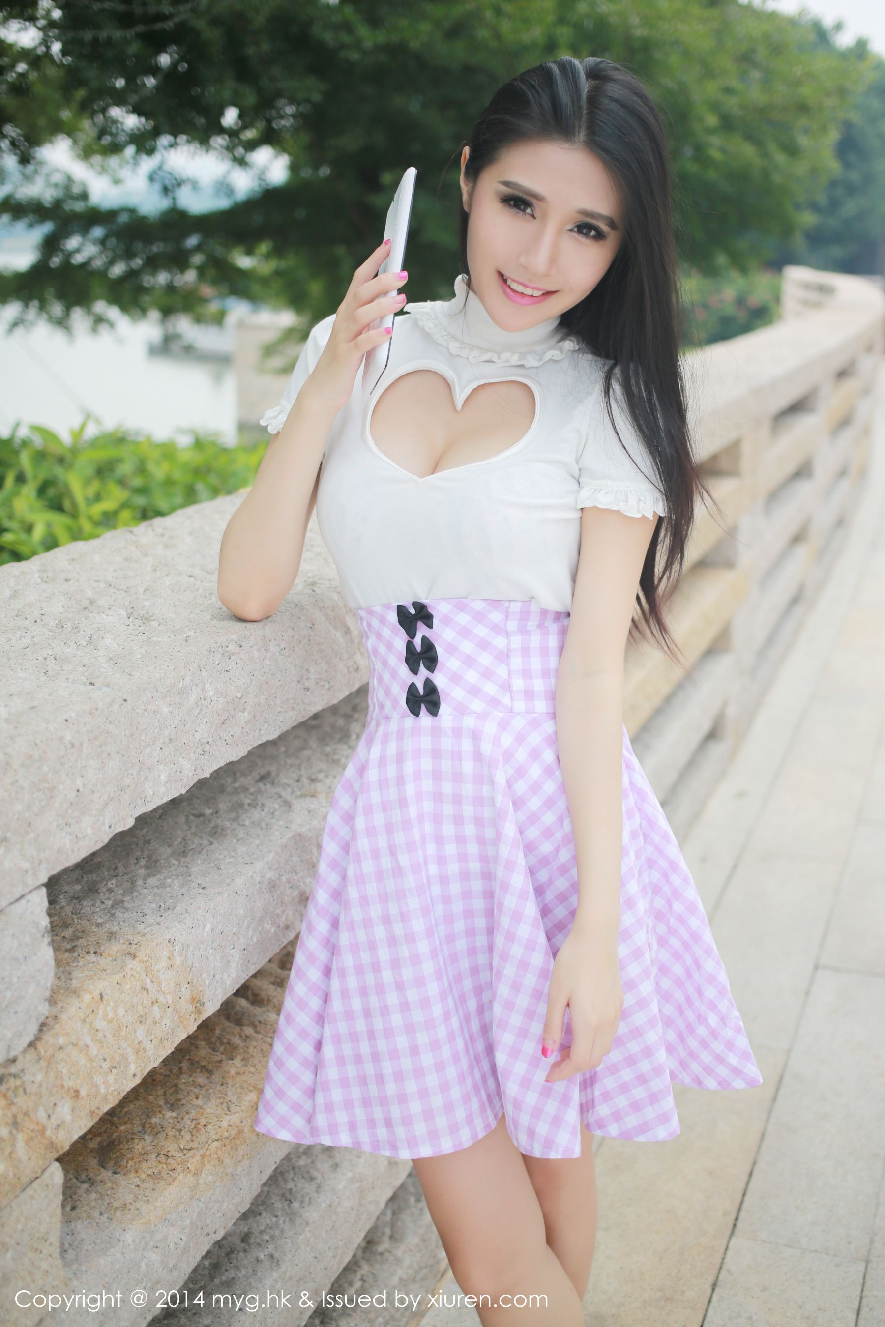 于大小姐AYU《街拍超短裙+可爱内衣》  Vol.018-图0