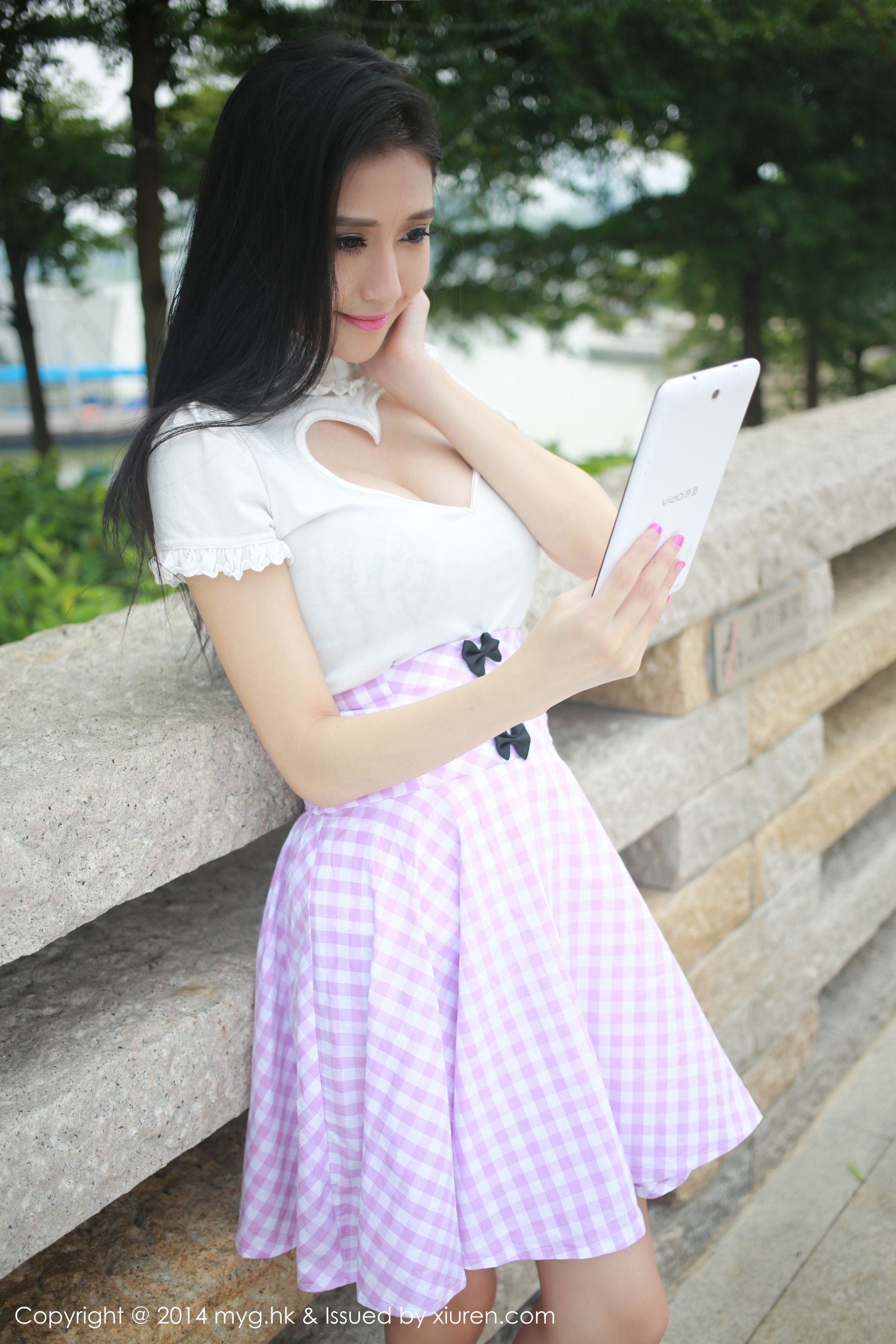 于大小姐AYU《街拍超短裙+可爱内衣》  Vol.018-图4