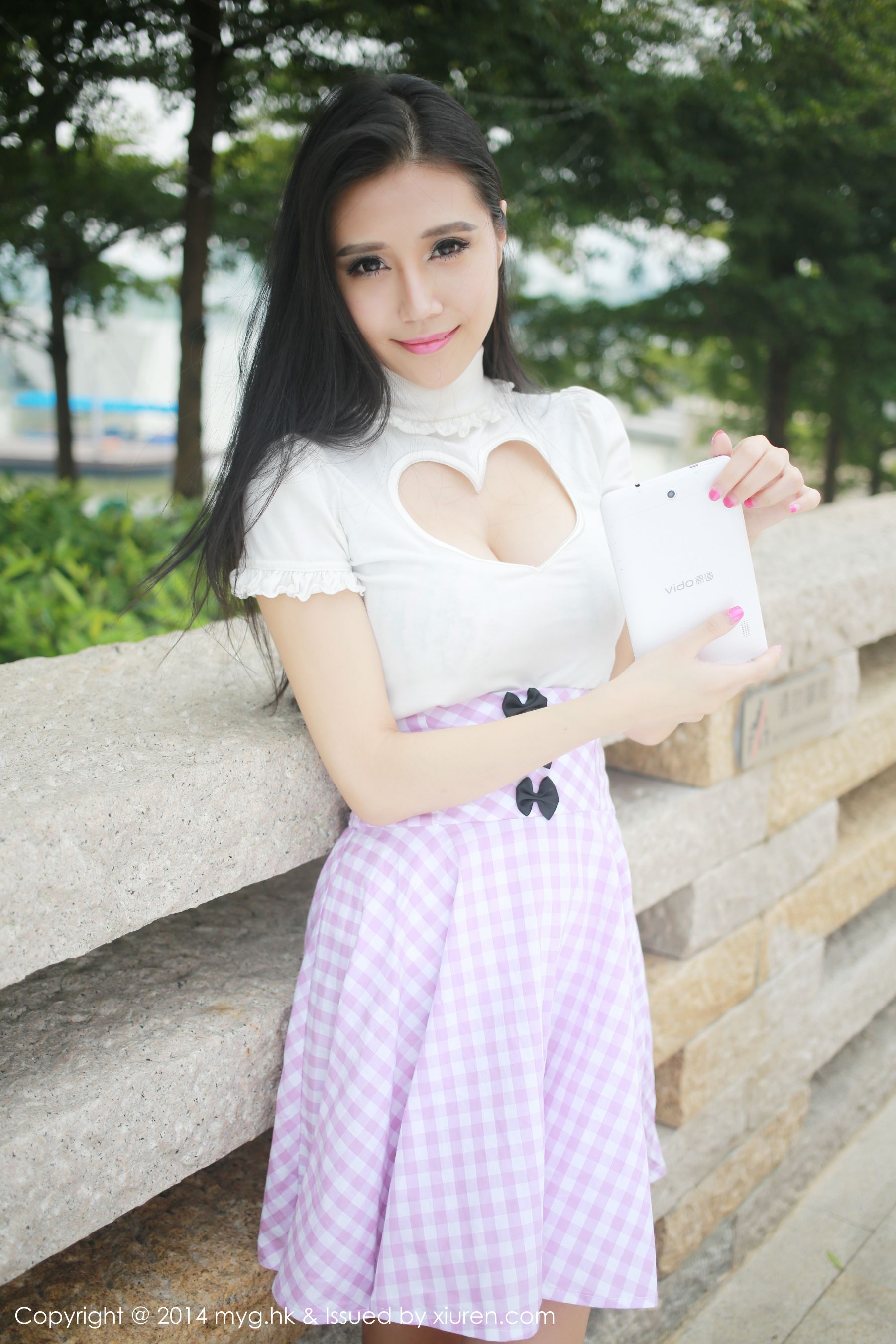 于大小姐AYU《街拍超短裙+可爱内衣》  Vol.018-图6