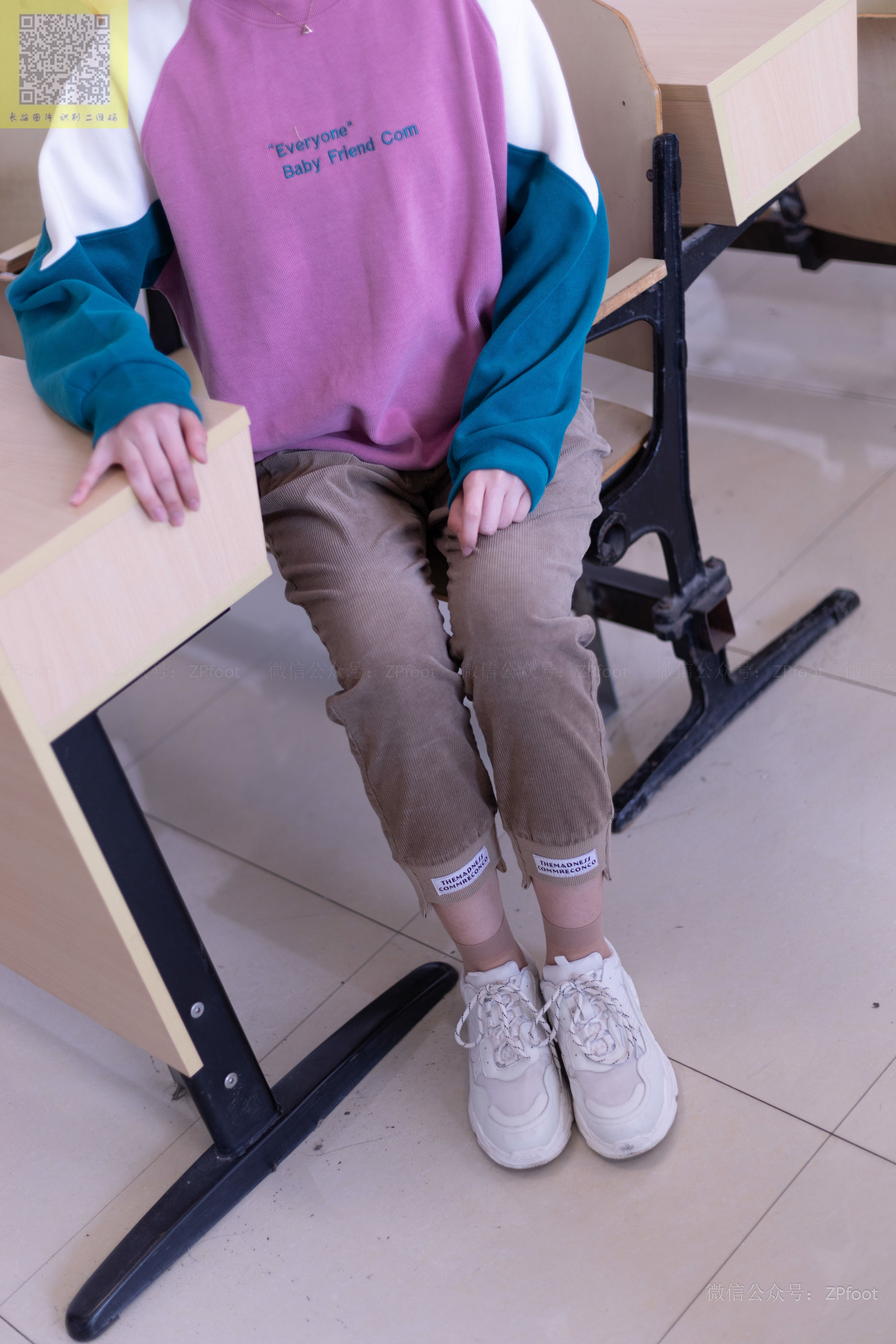 NO.286 晨晨的灰丝和运动鞋短丝-图54