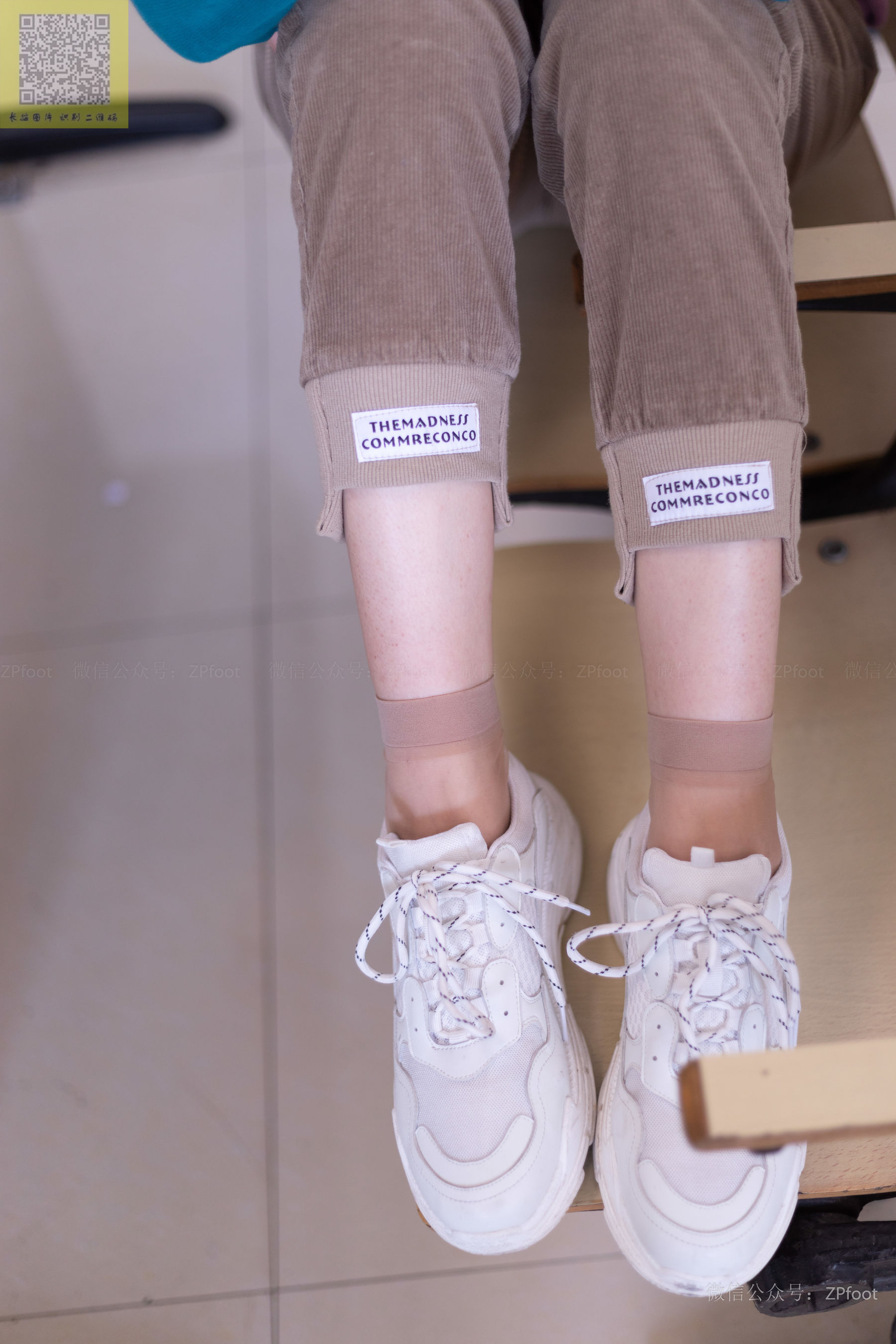 NO.286 晨晨的灰丝和运动鞋短丝-图61